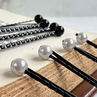Barrettes Pearl Black / White