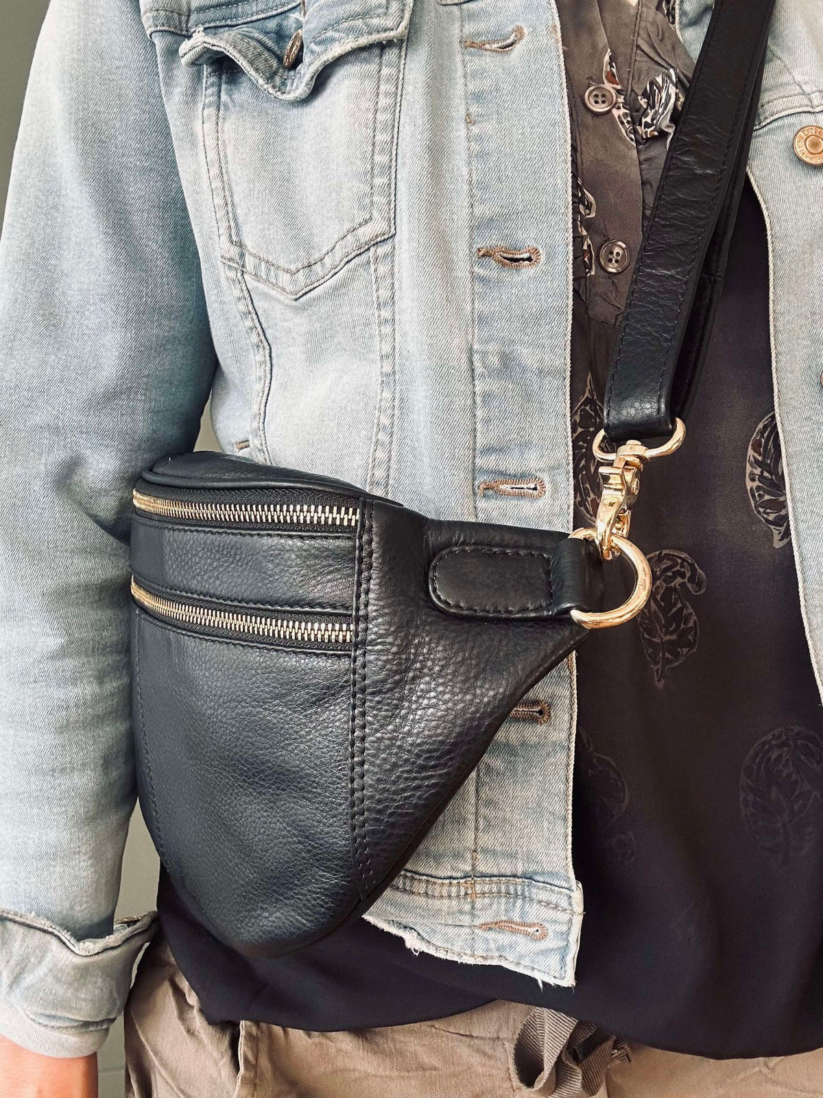 Bumbag Astrid - Black / Gold