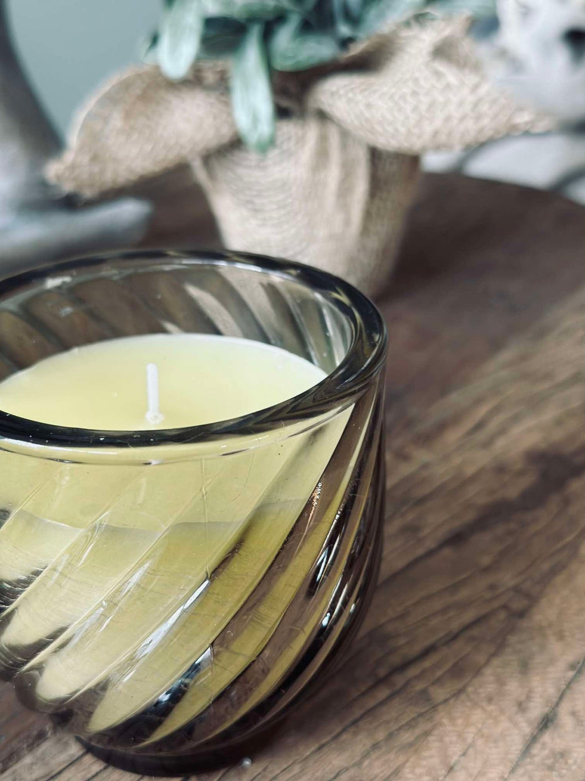 Bougie parfumée en verre - AMBER DELICE
