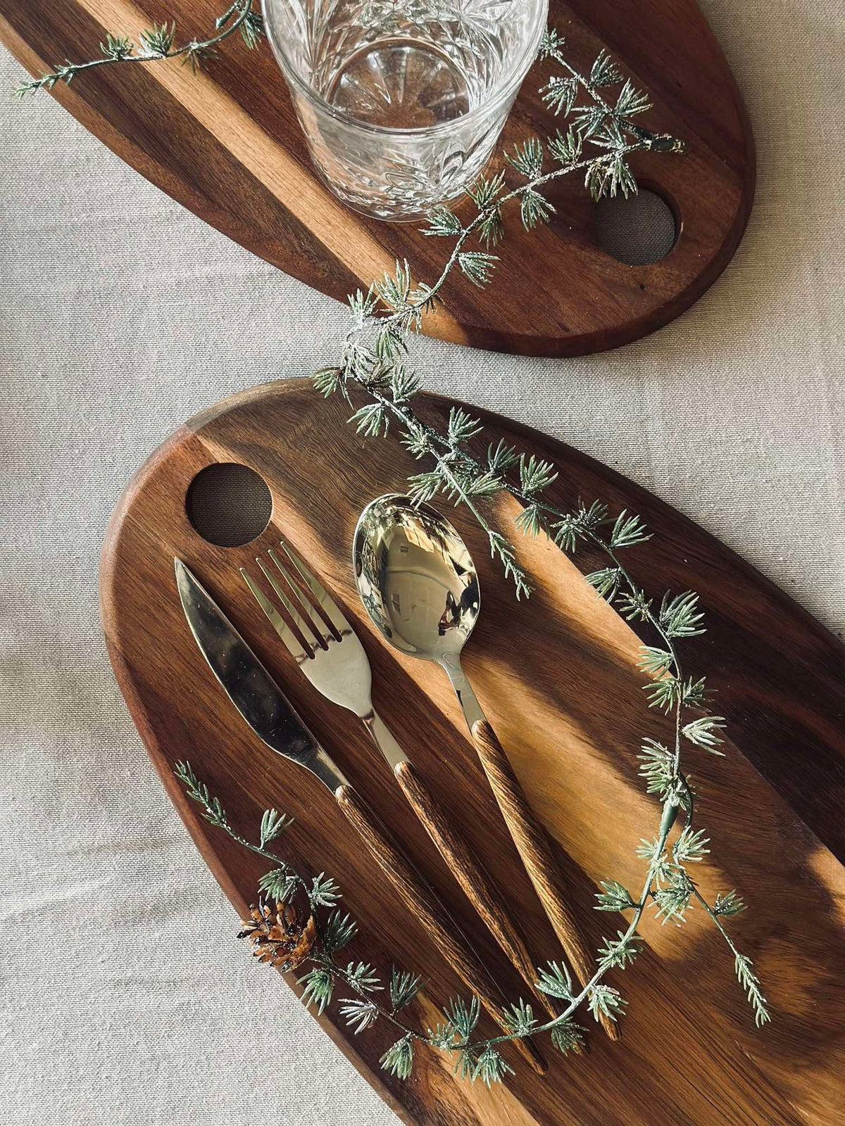 Planche à découper organique en acacia 45 cm
