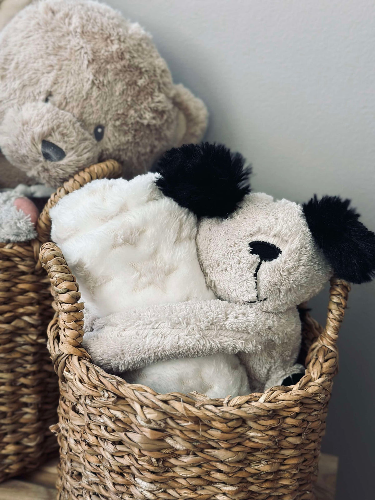 Couverture bébé avec chien en peluche