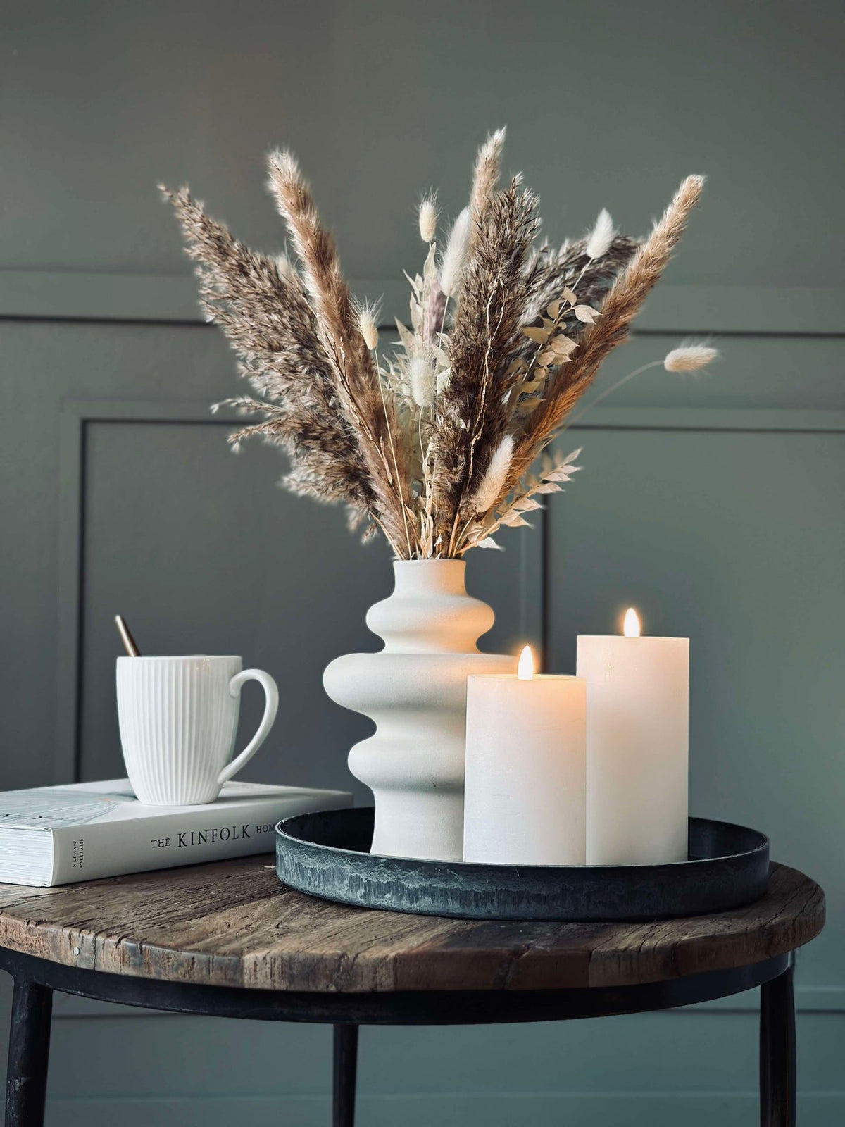 Vase torsadé en céramique – 2 pièces