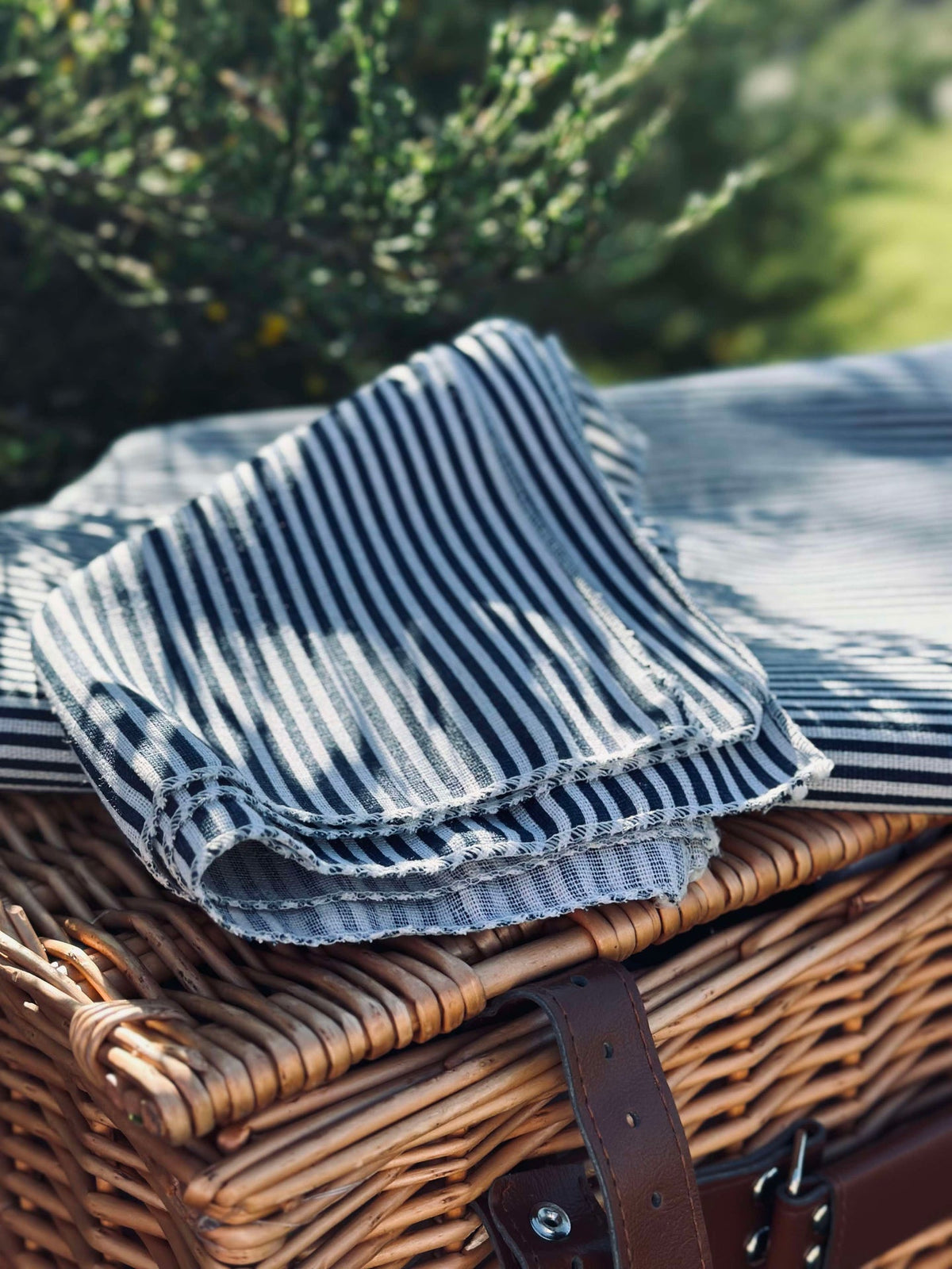 Panier pique-nique avec contenu pour 4 personnes - DELUXE