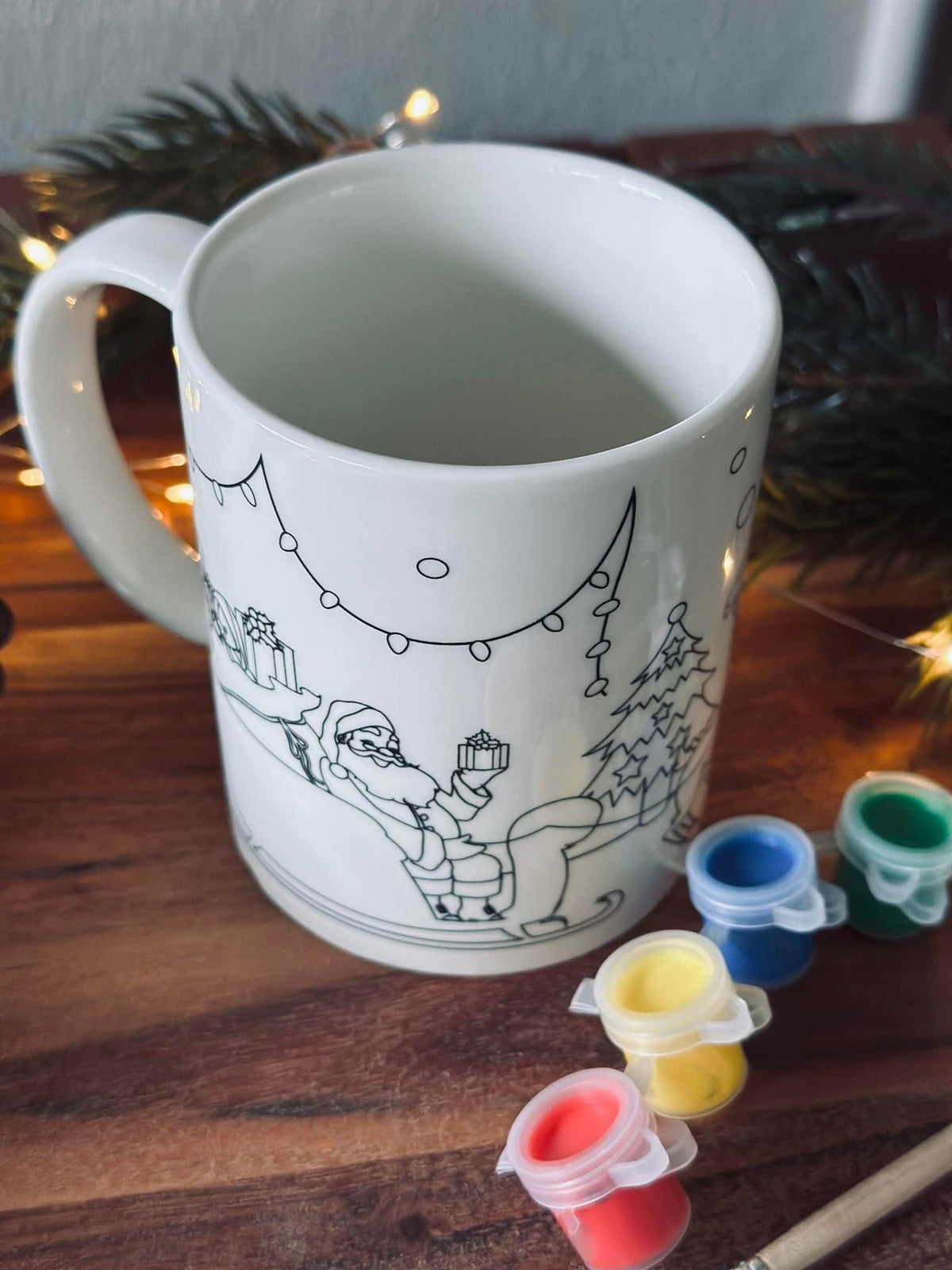 Tasse de Noël avec peinture