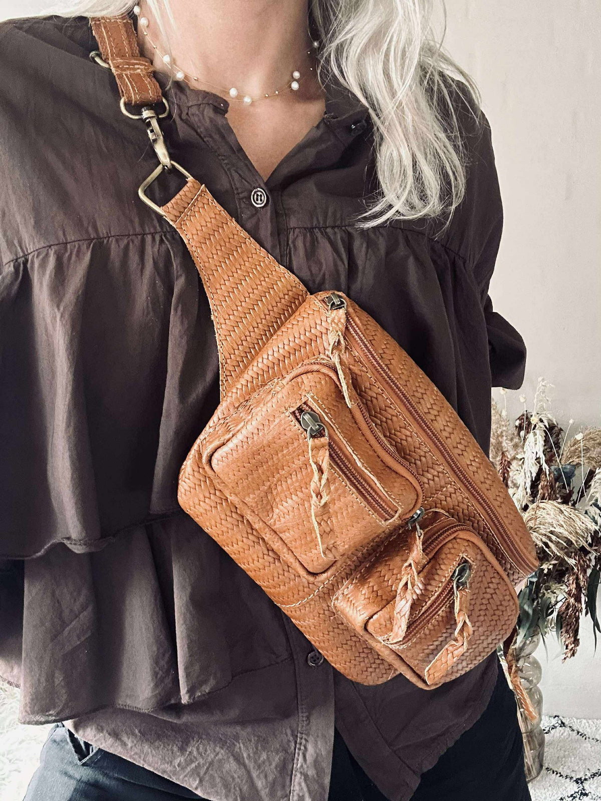Sac banane Kaya - tressage cognac
