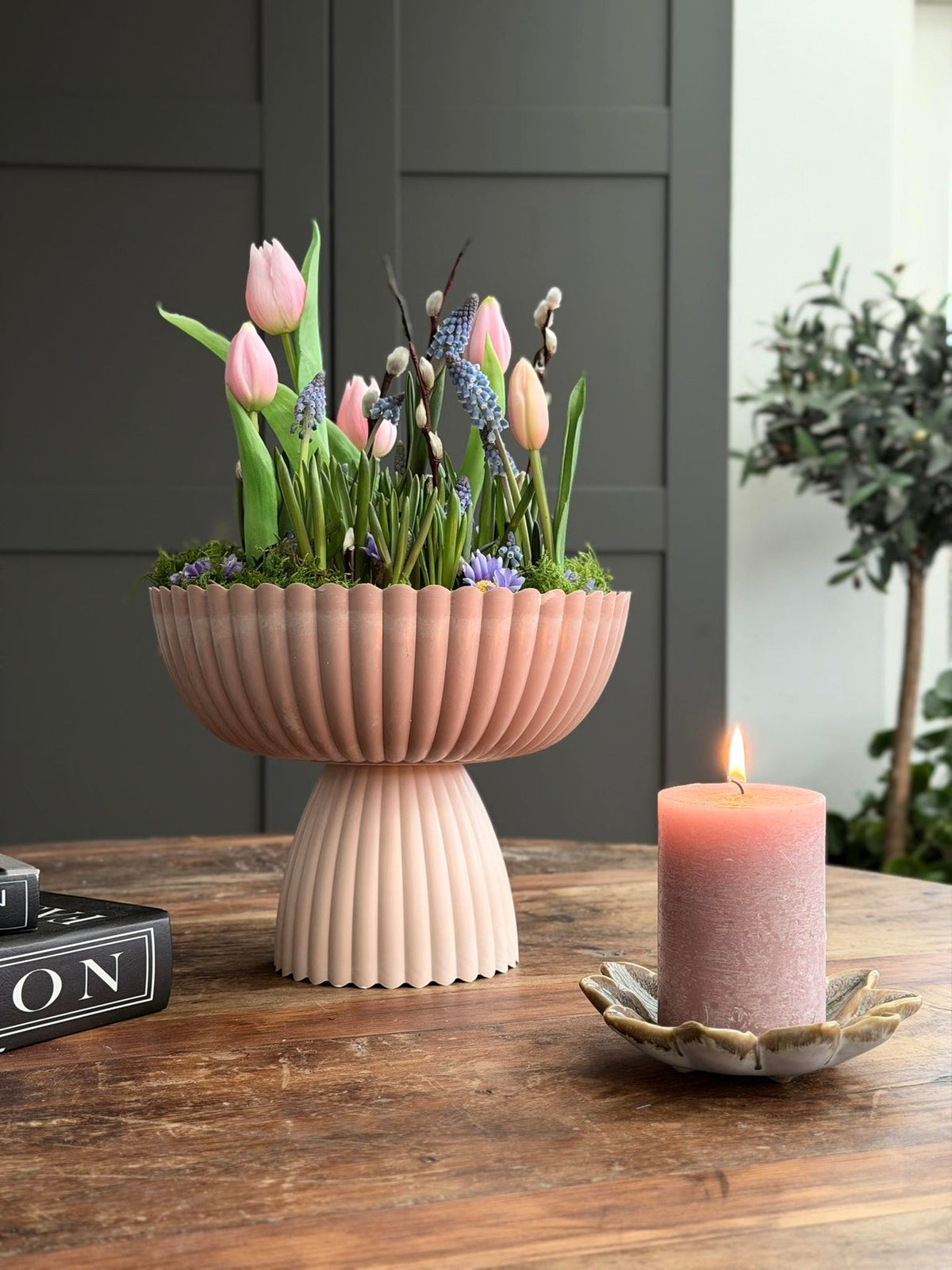 Présentoir DIY au look béton - Rose