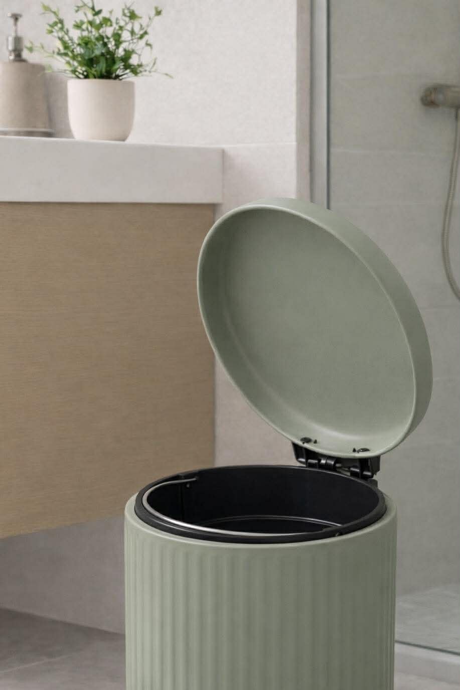 Poubelle à pédale 3 litres - Vert sauge poudré