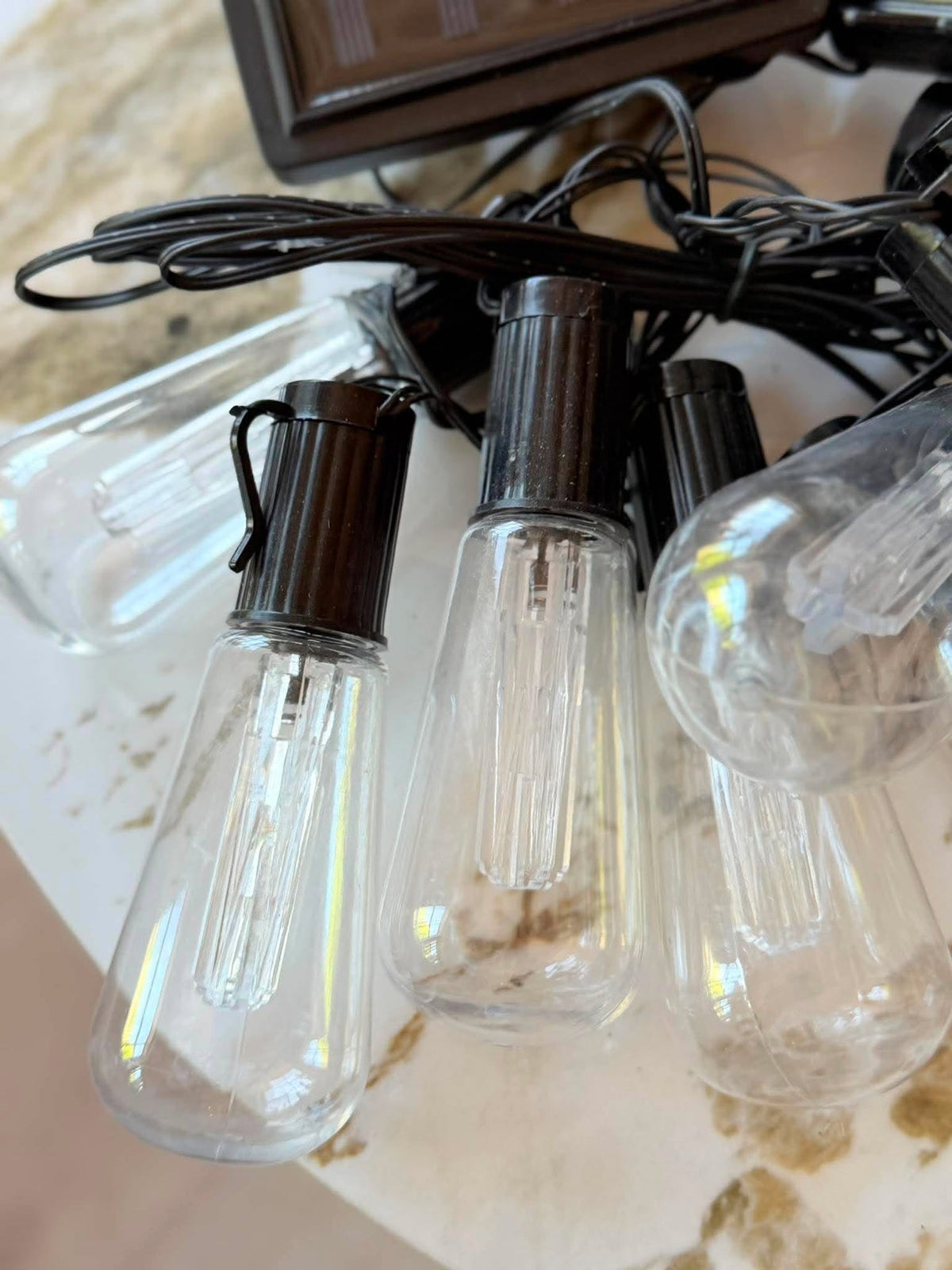 Guirlande lumineuse VAYA avec panneaux solaires