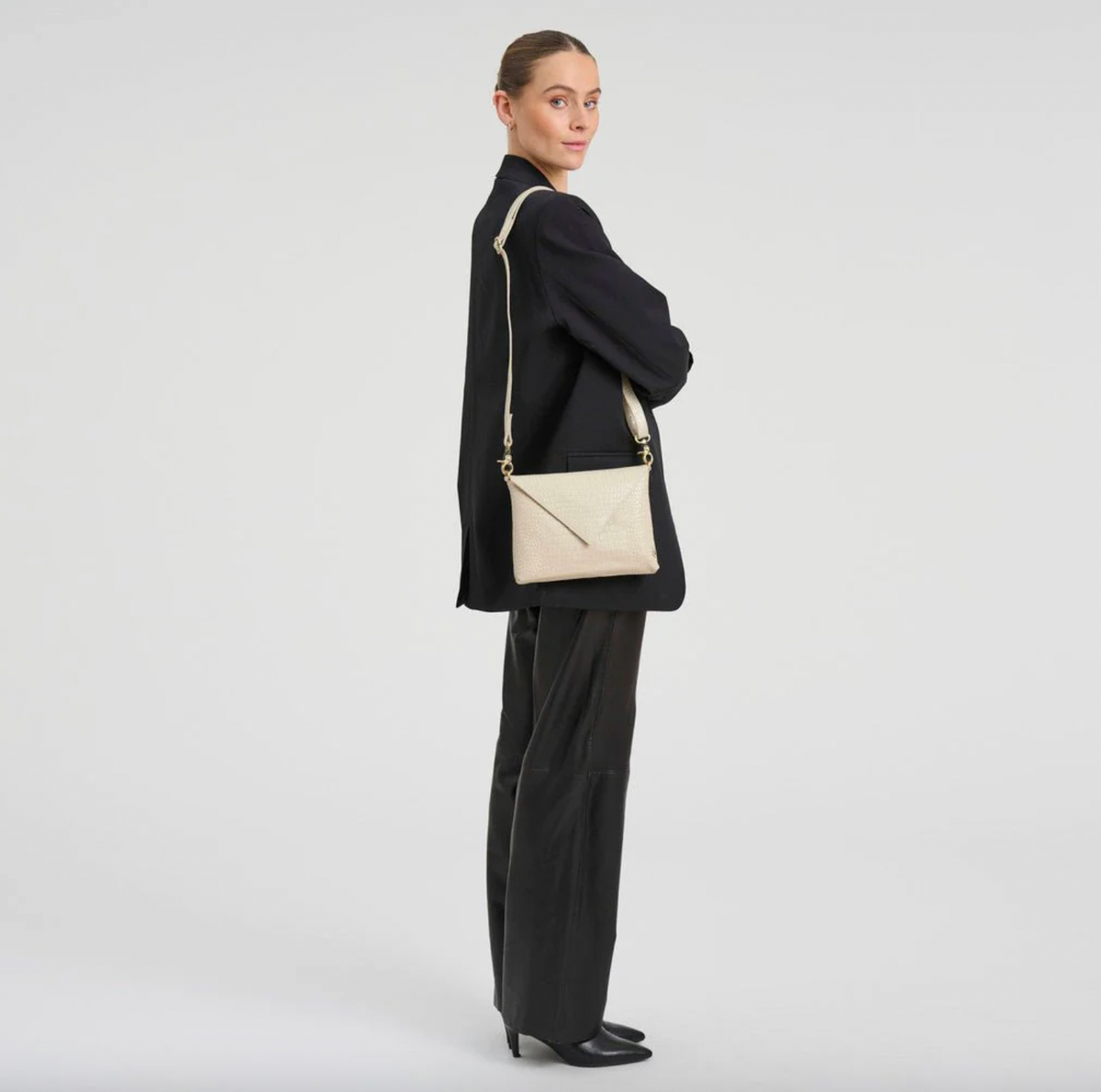 Pochette croco en cuir - Sable