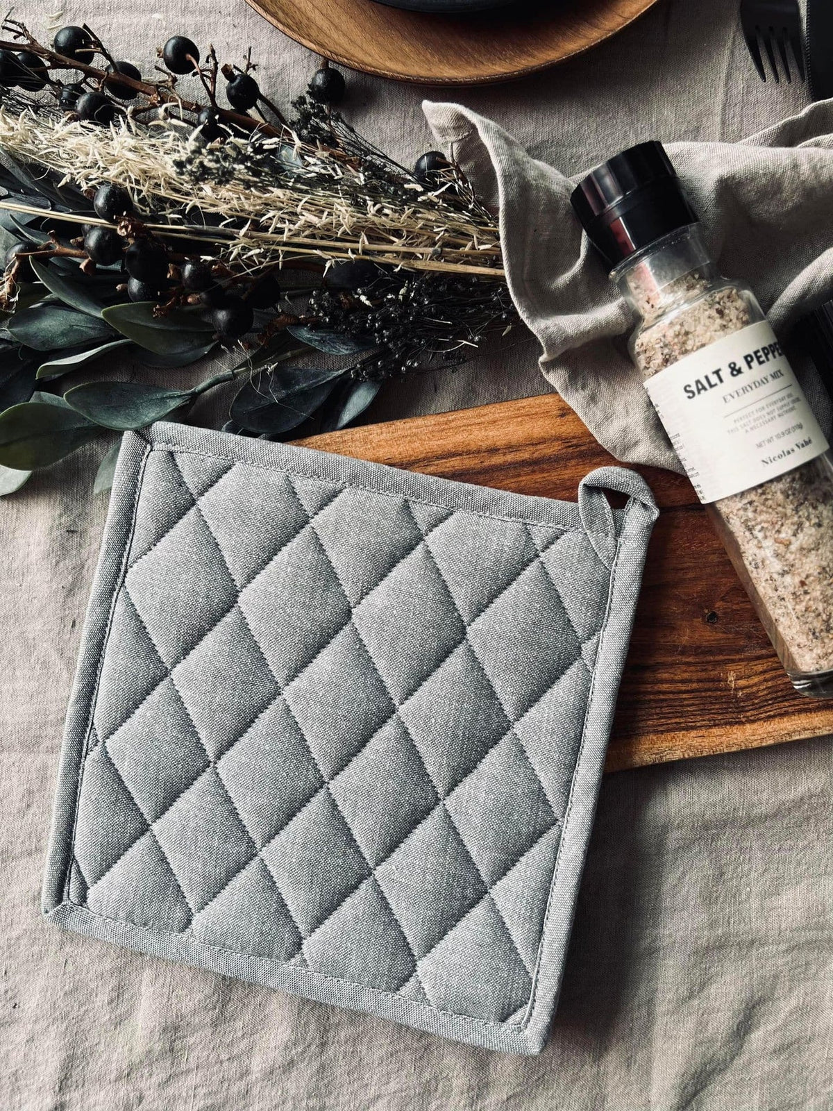 Grydelap - Lys grå quilt - VIAMAJA.DK