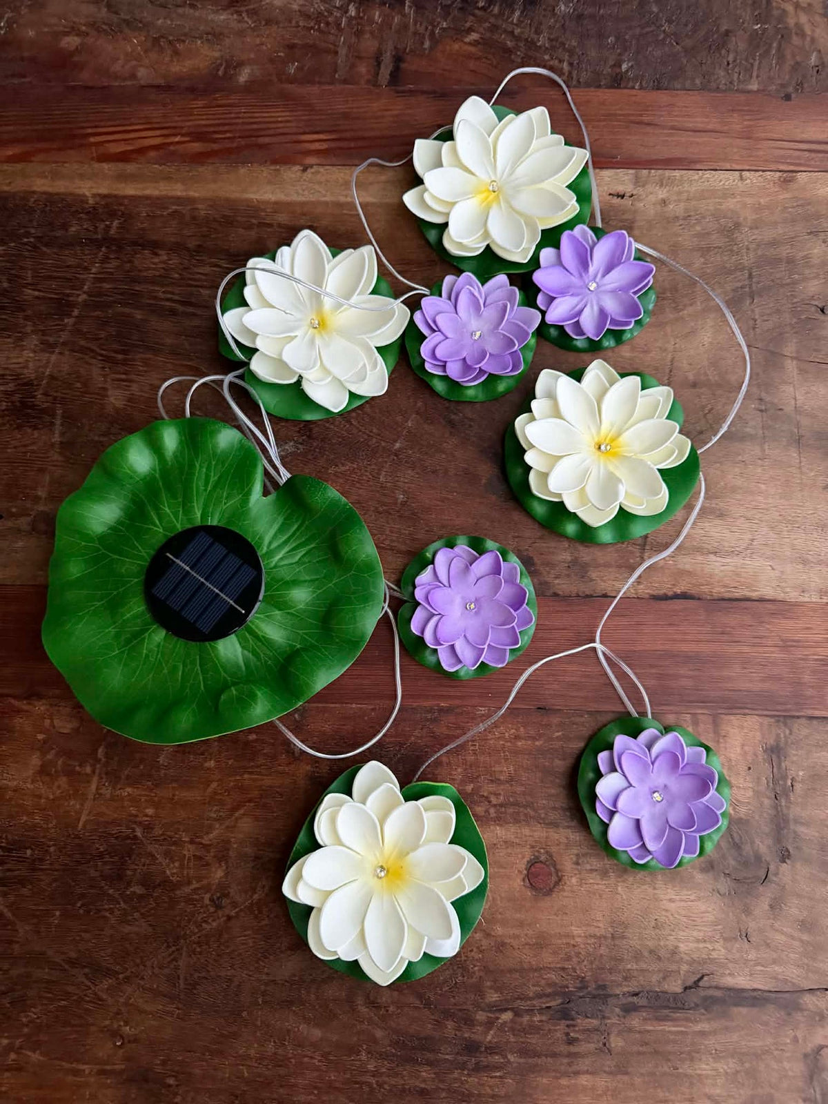 Chaîne Lotus avec Solar - 8 fleurs