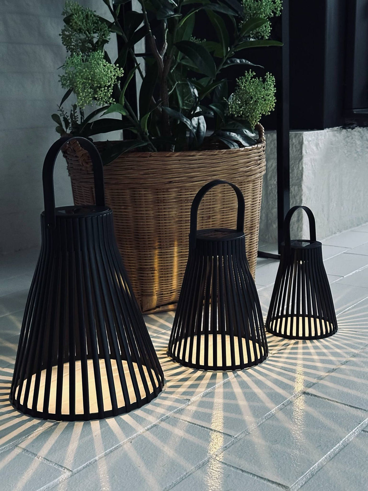 Lanterne avec cellules solaires - GARDEN BLACK 14cm