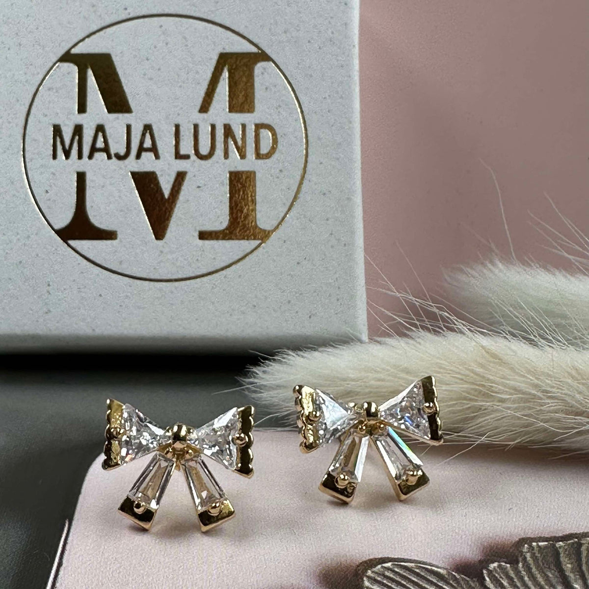 Boucles d’oreilles ARIELLE avec nœud et zircones