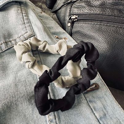 Élastiques à cheveux Scrunchie Black / Grey - 2 pcs