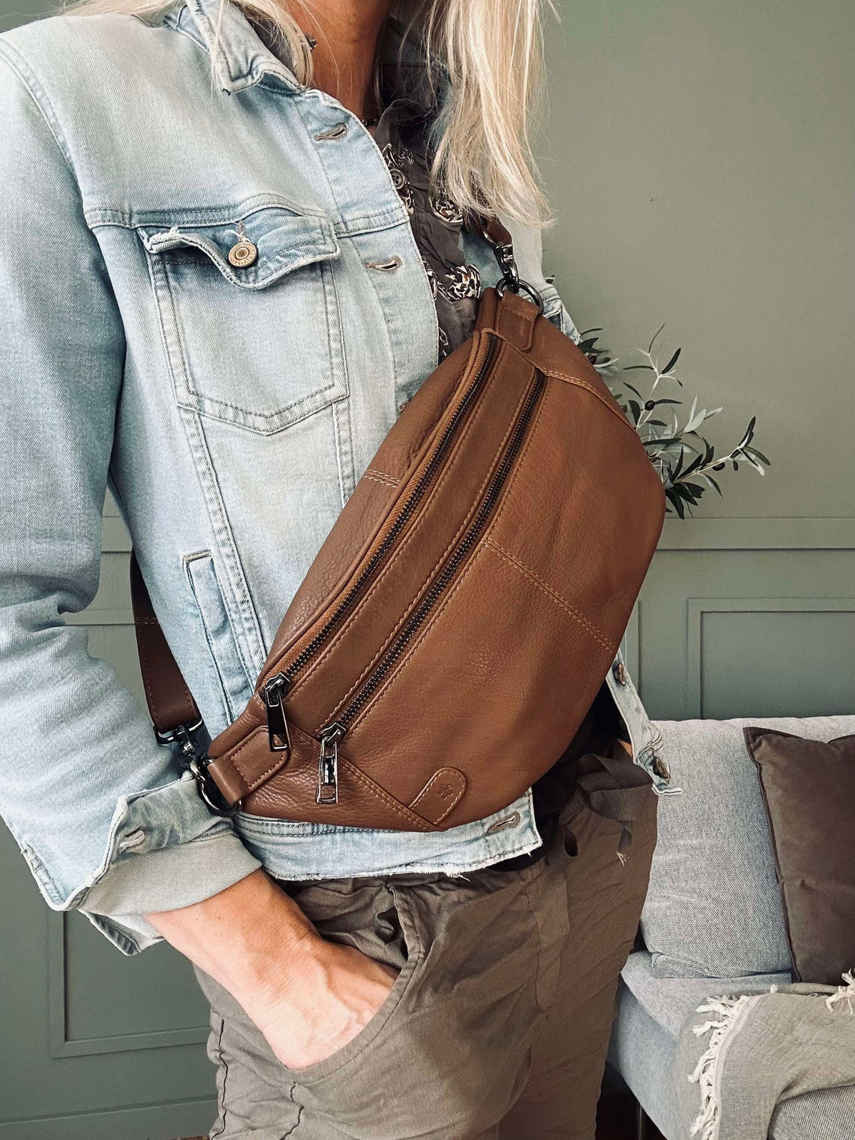 Banane Astrid - Coffee / Gunmetal