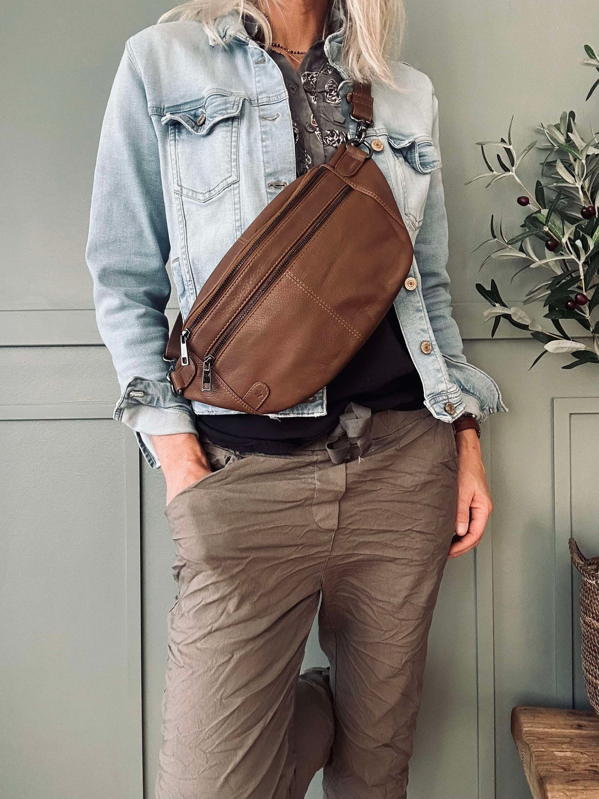 Banane Astrid - Coffee / Gunmetal