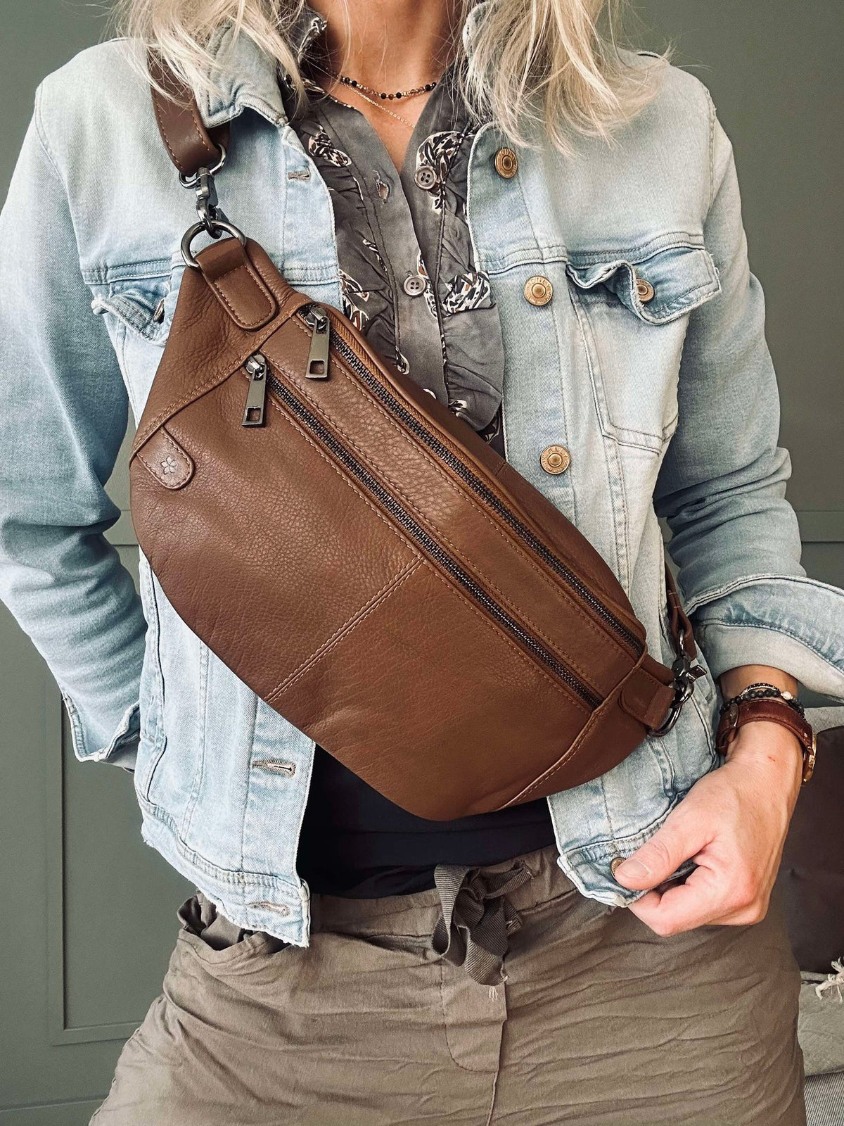 Banane Astrid - Coffee / Gunmetal