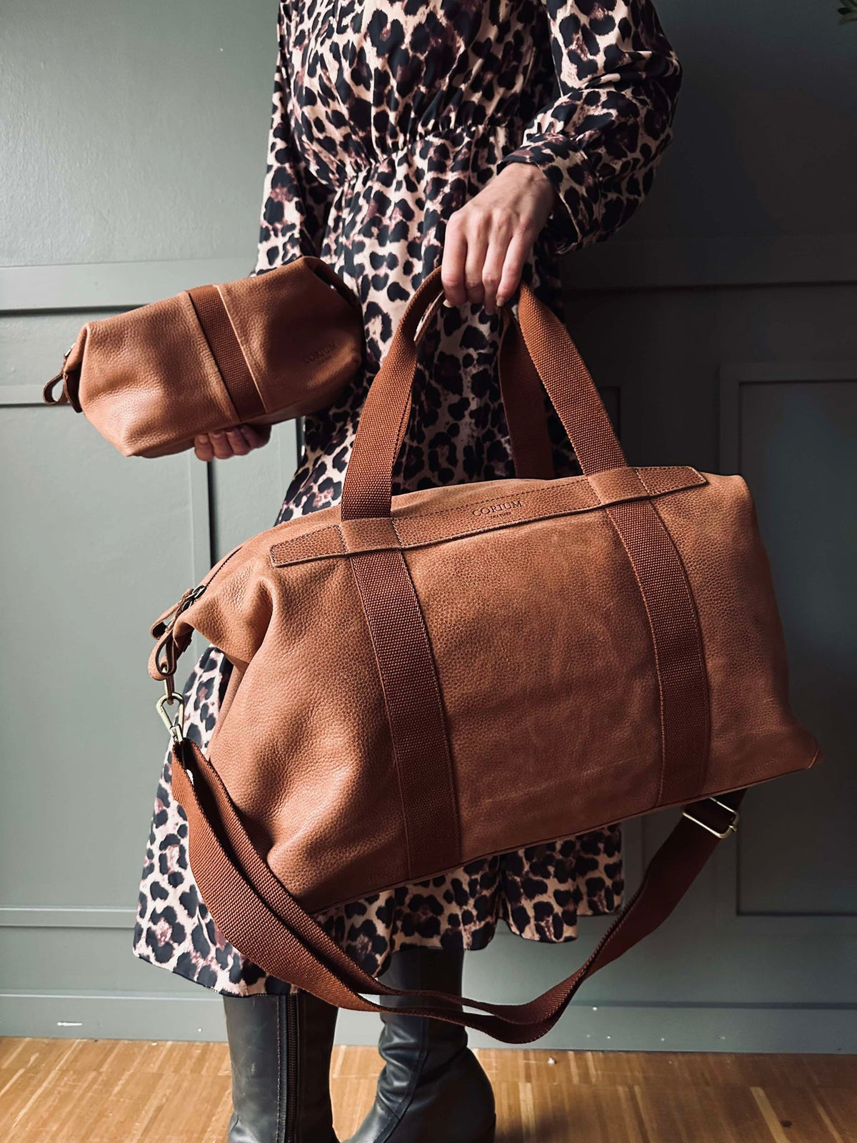 Coffret cadeau Sac week-end avec trousse de toilette - Cognac