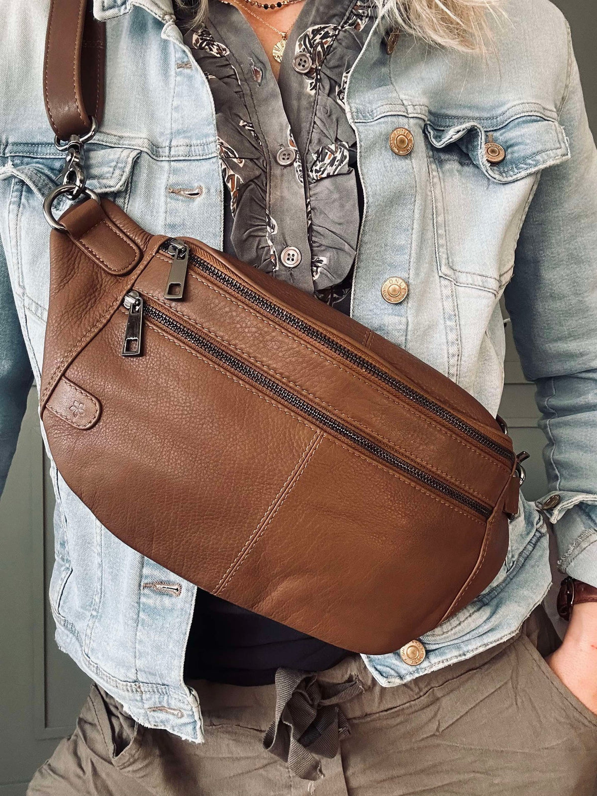 Banane Astrid - Coffee / Gunmetal
