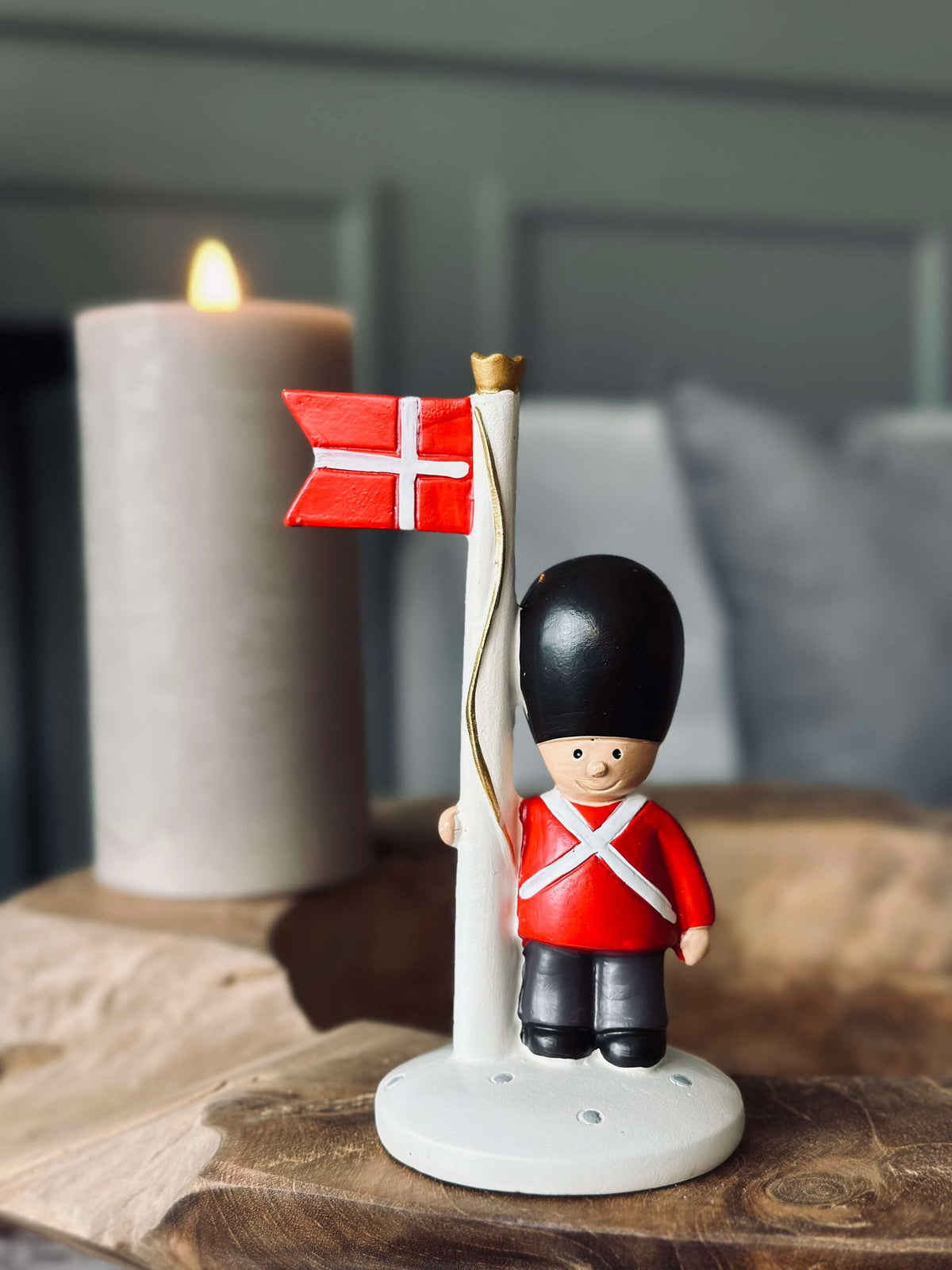 Garde avec drapeau