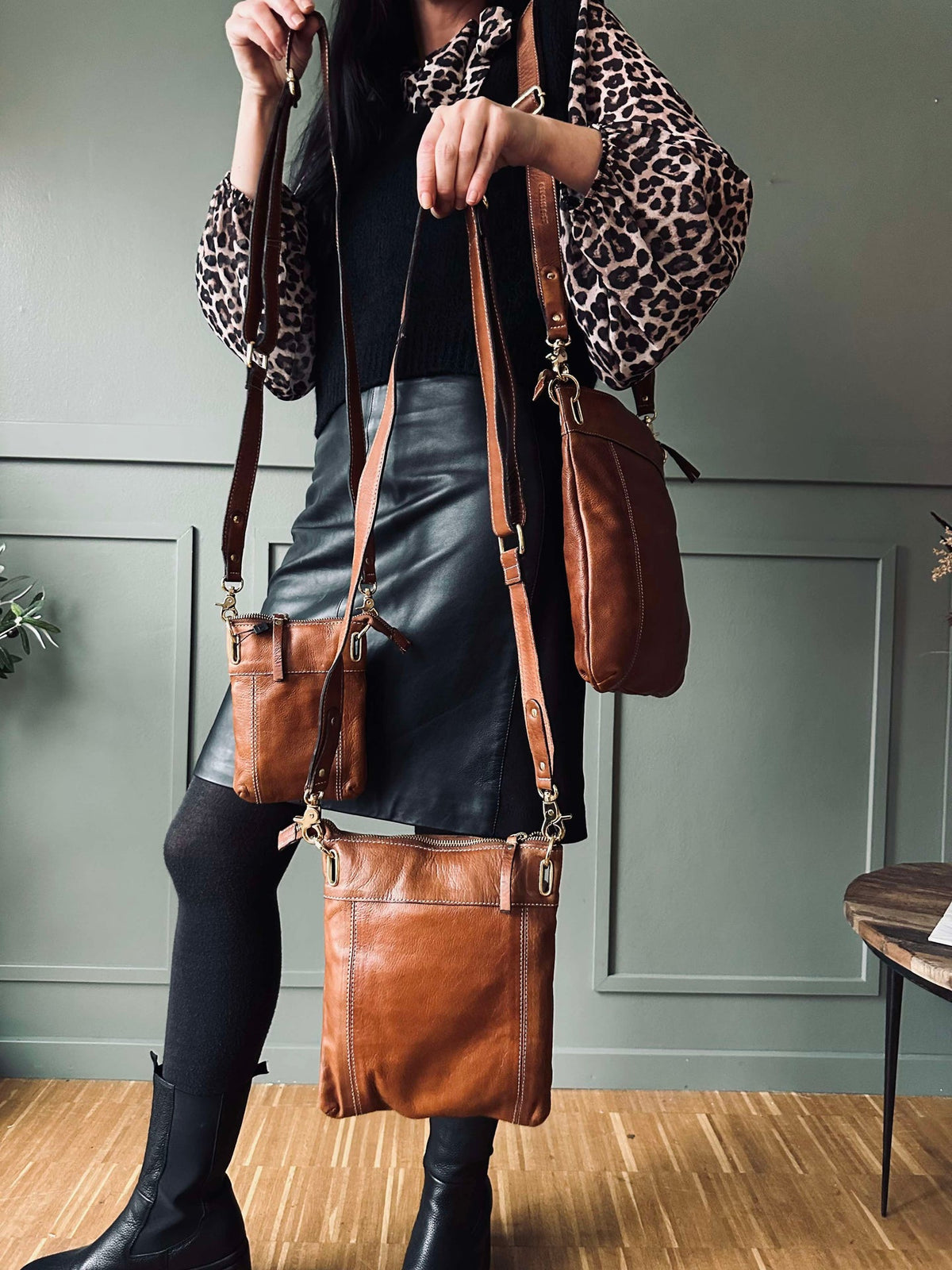 Sac pour téléphone Gunilla walnut