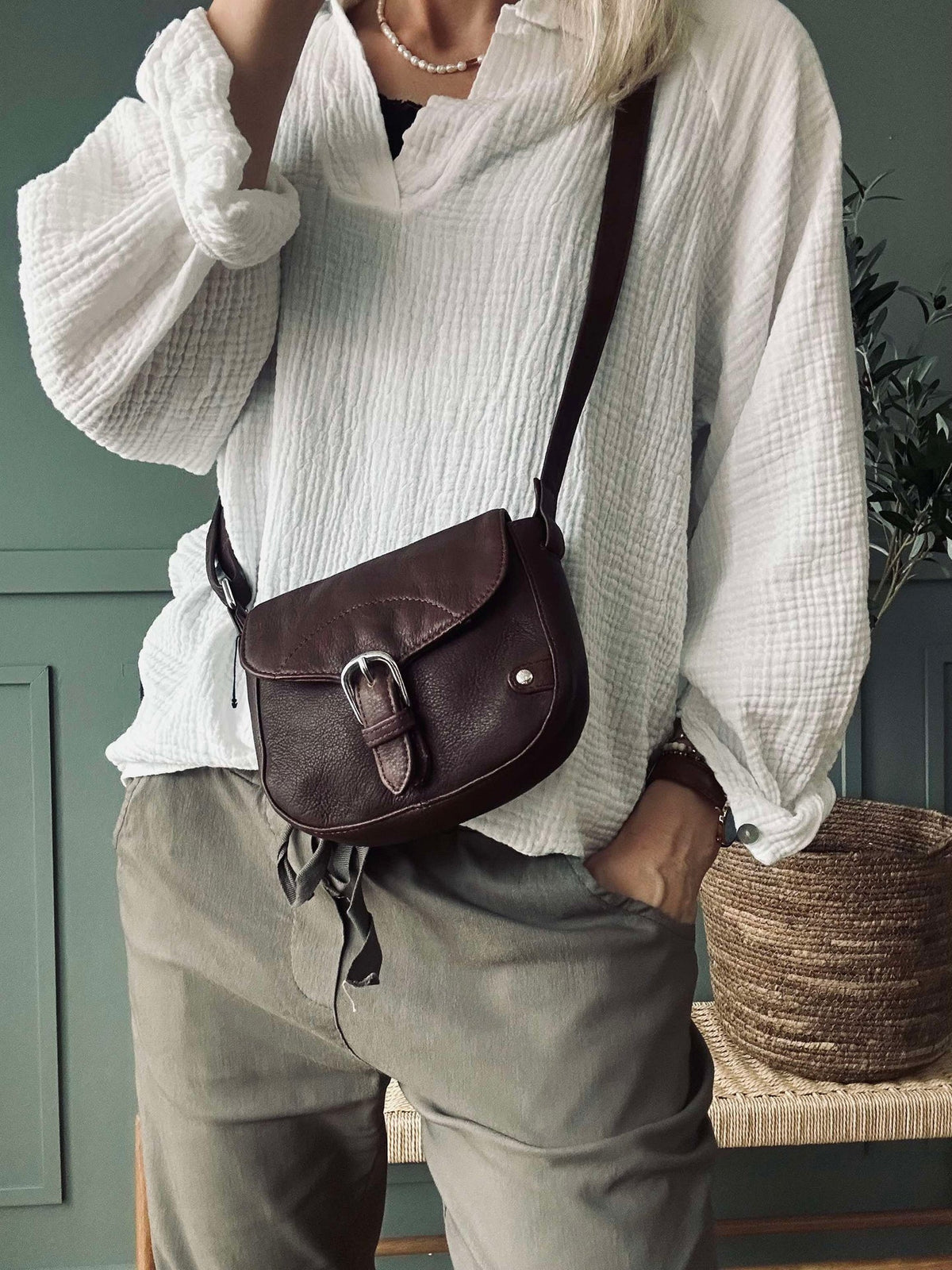 Sac bandoulière Aura Dark Brown