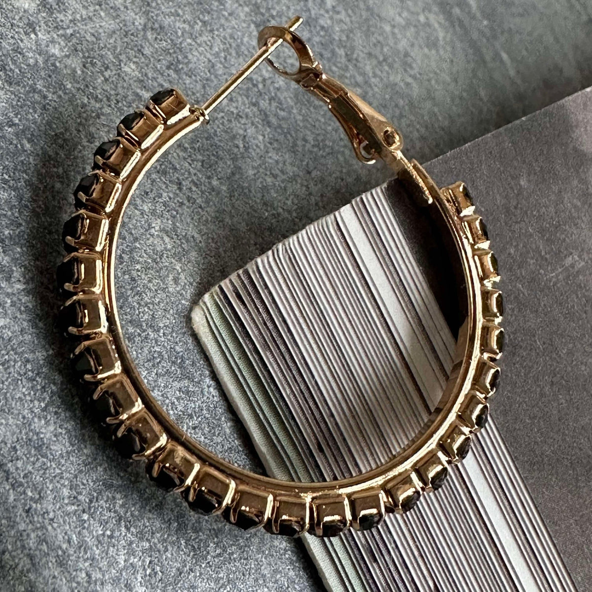 Boucles d'oreilles Smilla Hoops plaquées or 18K - Black