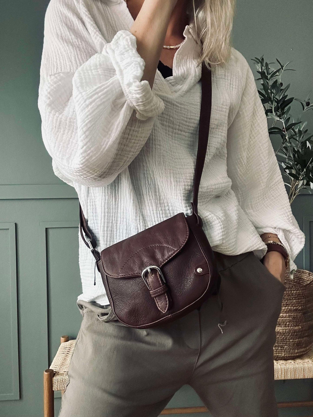 Sac bandoulière Aura Dark Brown