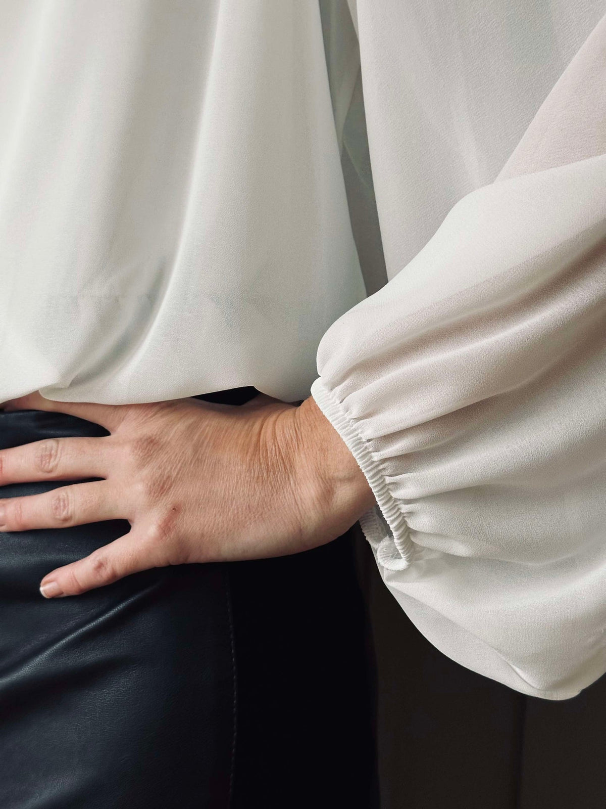 Blouse avec nœud - White