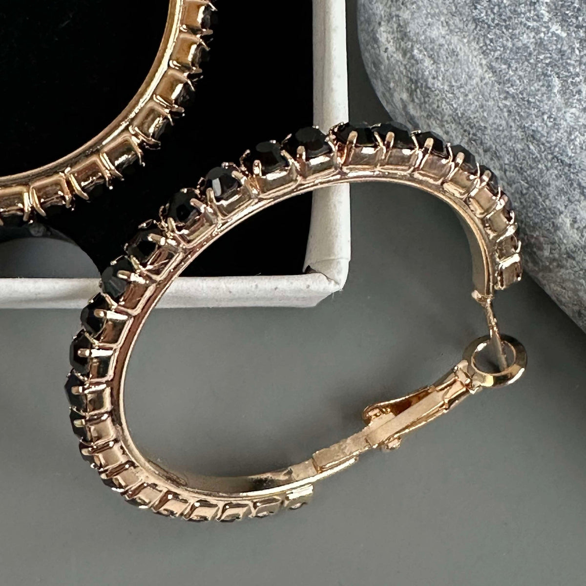 Boucles d'oreilles Smilla Hoops plaquées or 18K - Black