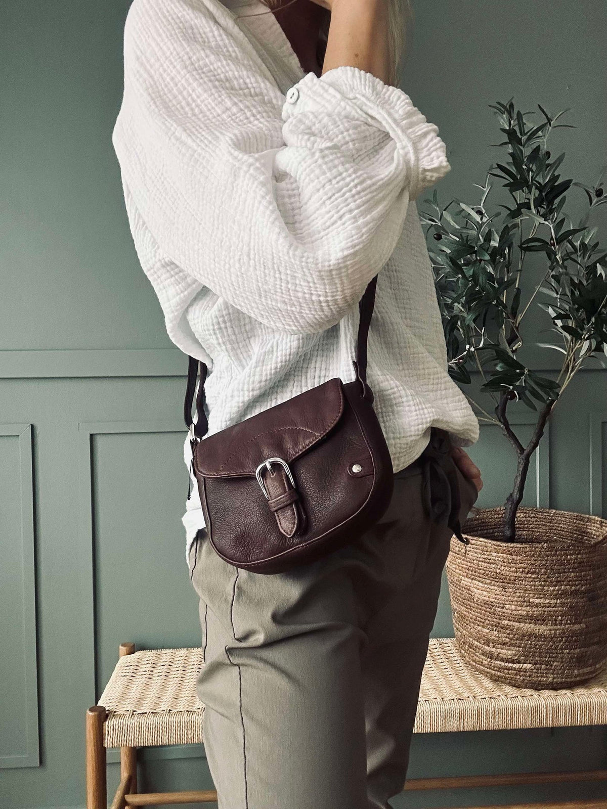 Sac bandoulière Aura Dark Brown