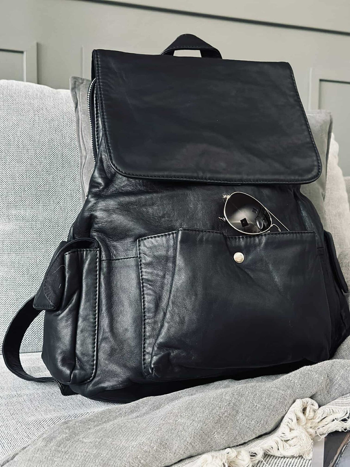 Sac à dos au design cool – Peau d’agneau souple noir