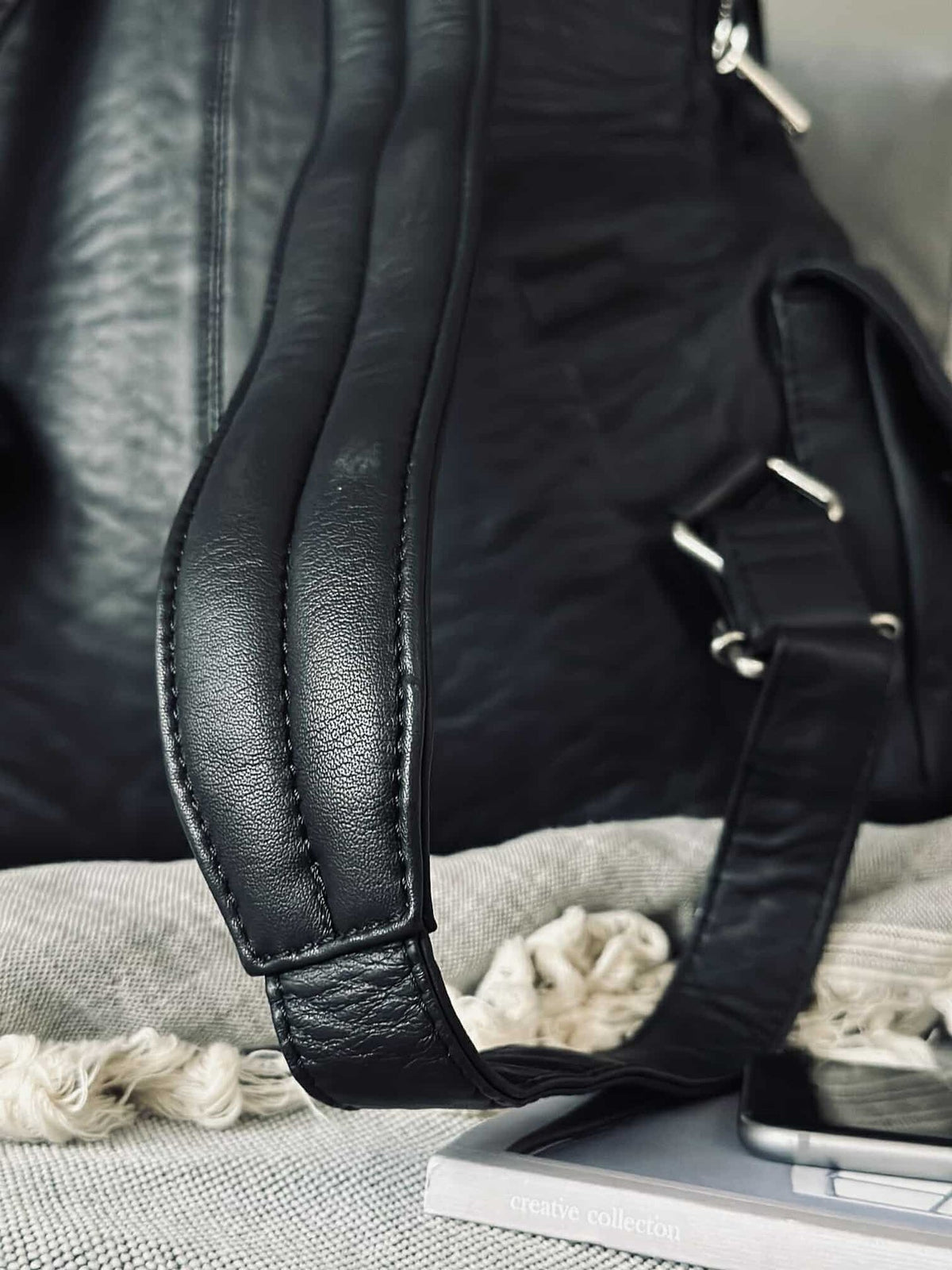 Sac à dos au design cool – Peau d’agneau souple noir