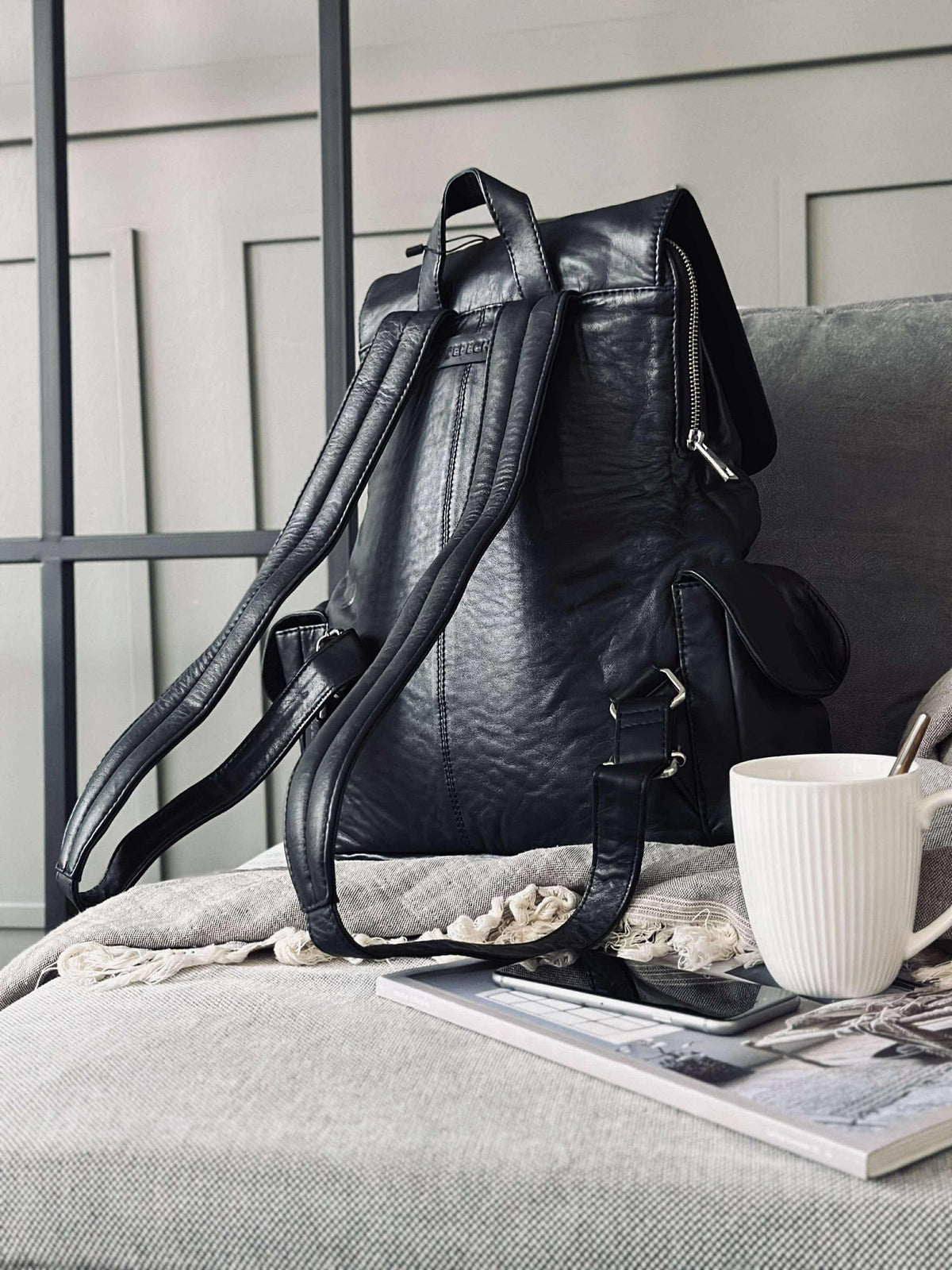 Sac à dos au design cool – Peau d’agneau souple noir