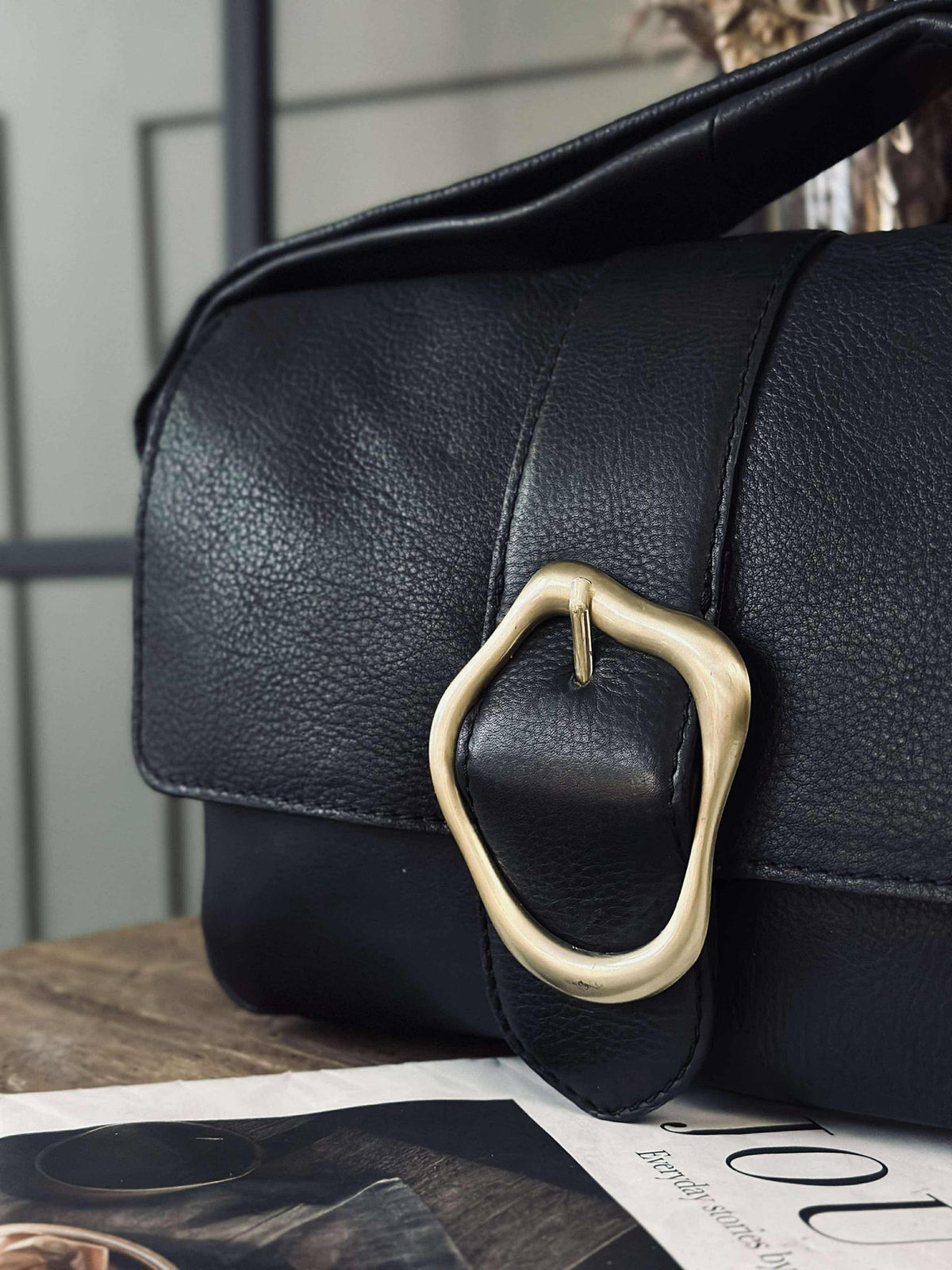 Crossover avec boucle - Black leather