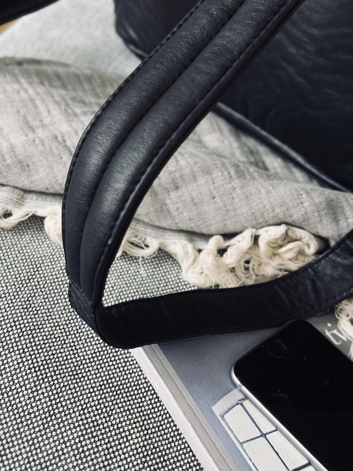 Sac à dos au design cool – Peau d’agneau souple noir