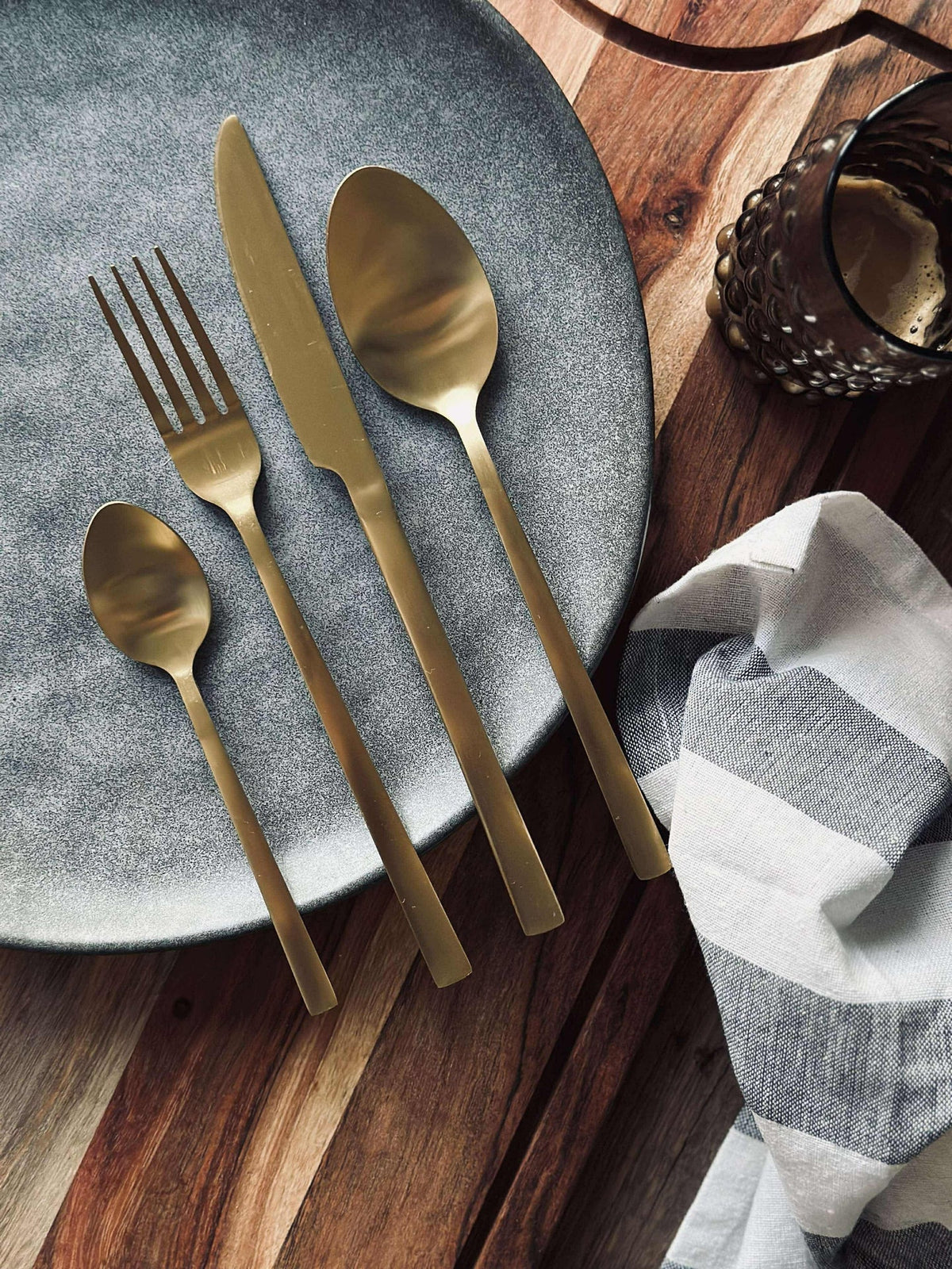 Couverts pour 4 personnes - Classic Gold