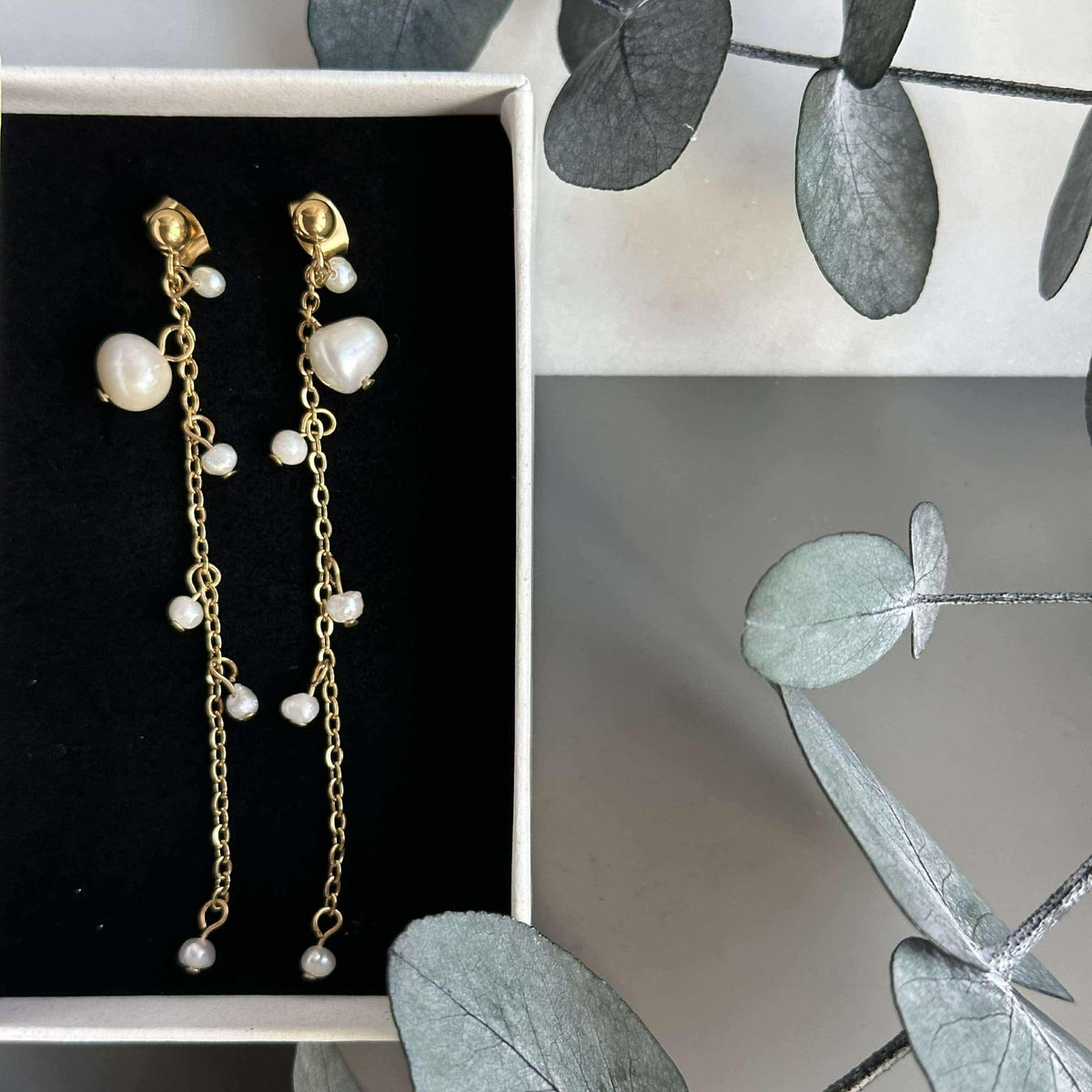 Boucles d’oreilles Flora avec perles d’eau douce