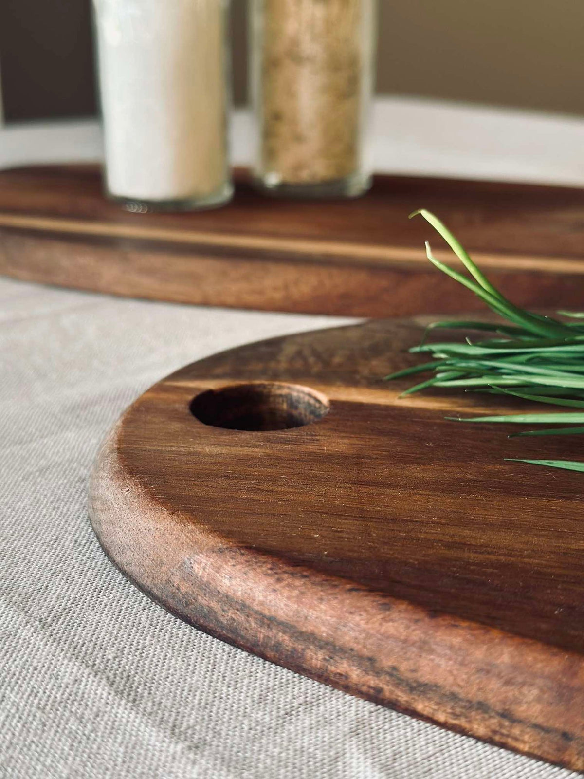 Planche à découper organique en acacia 45 cm