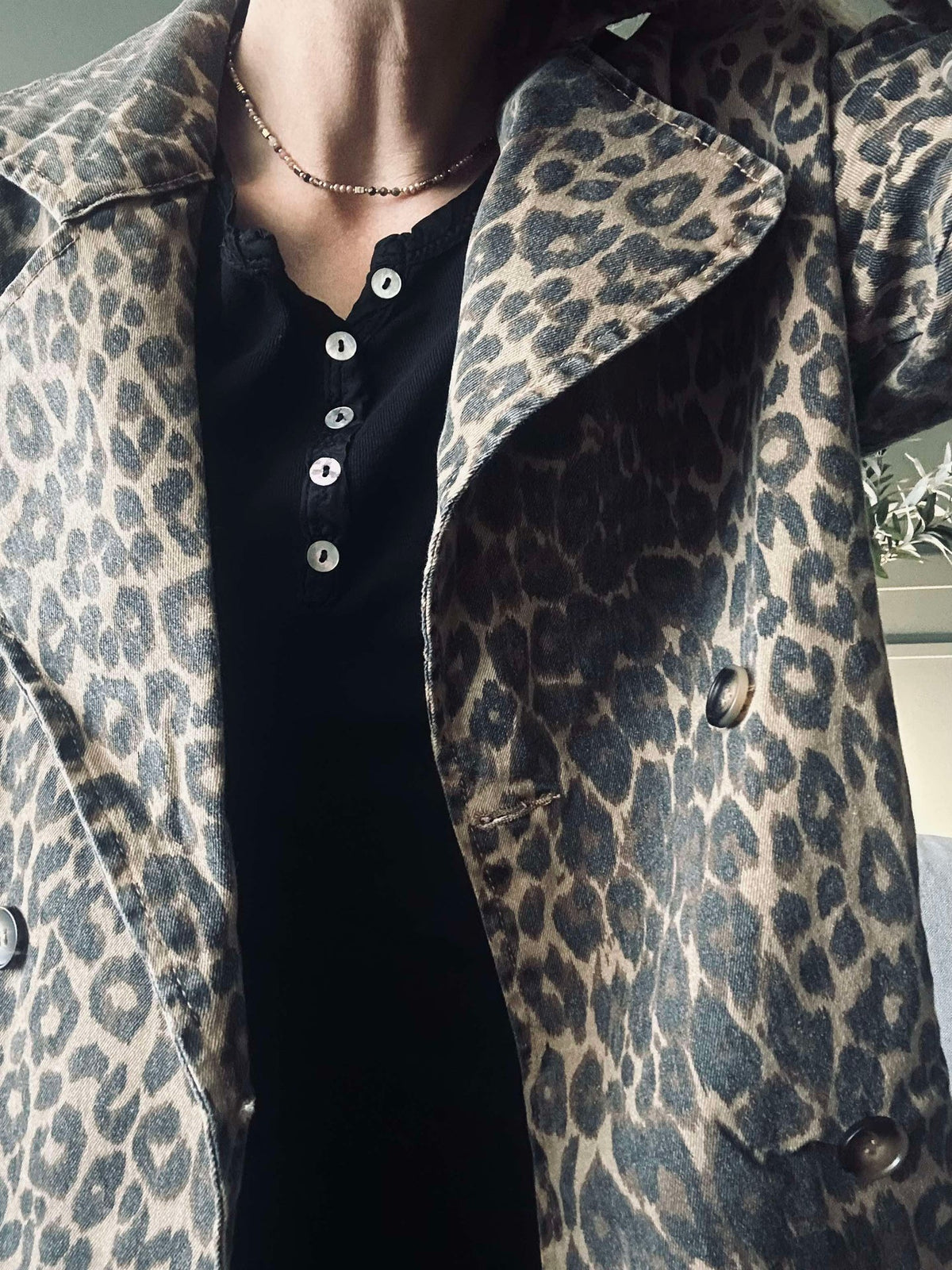 Blouse basique avec boutons – ´Black