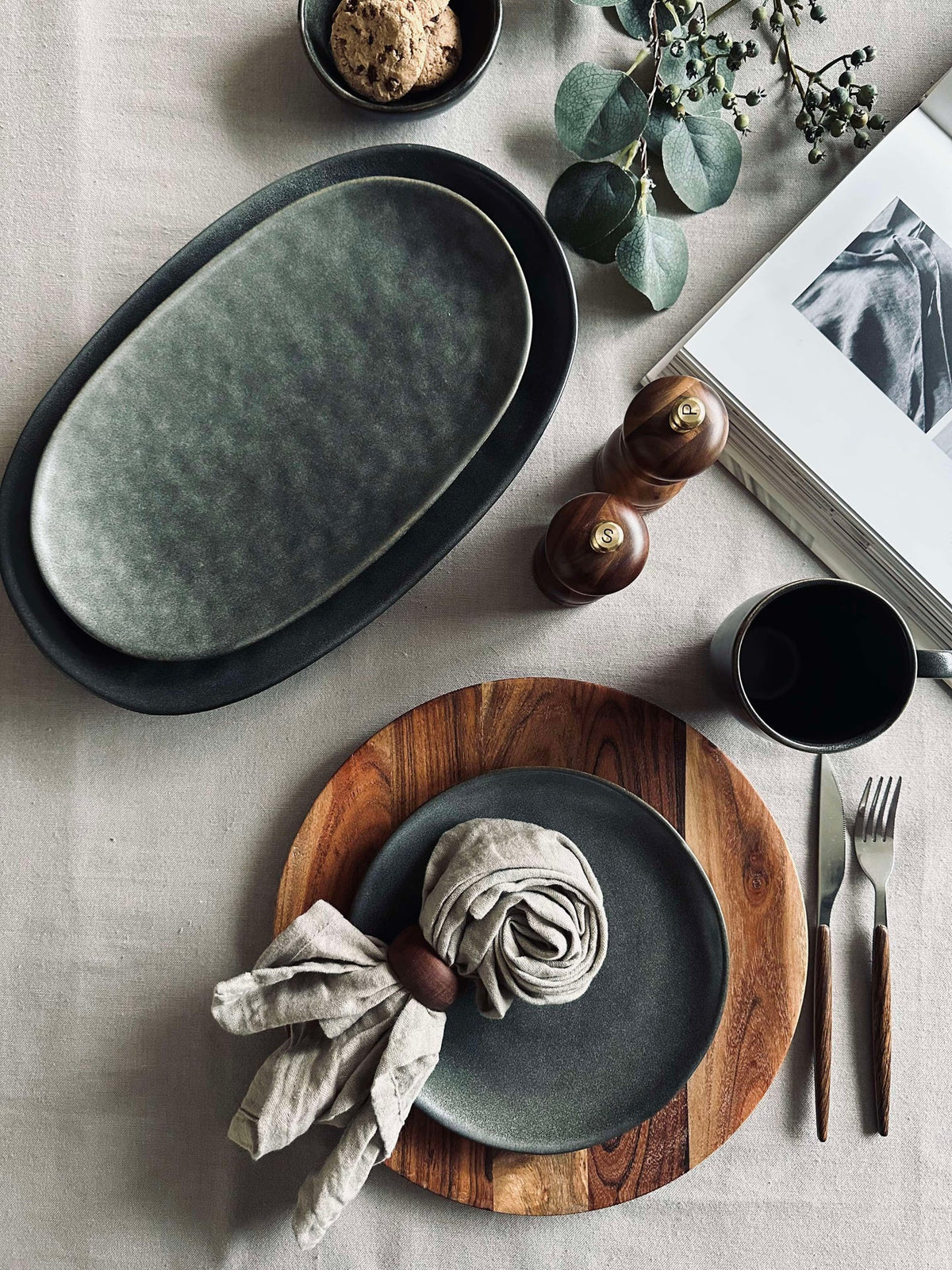 Plat allongé grand en grès - Gris