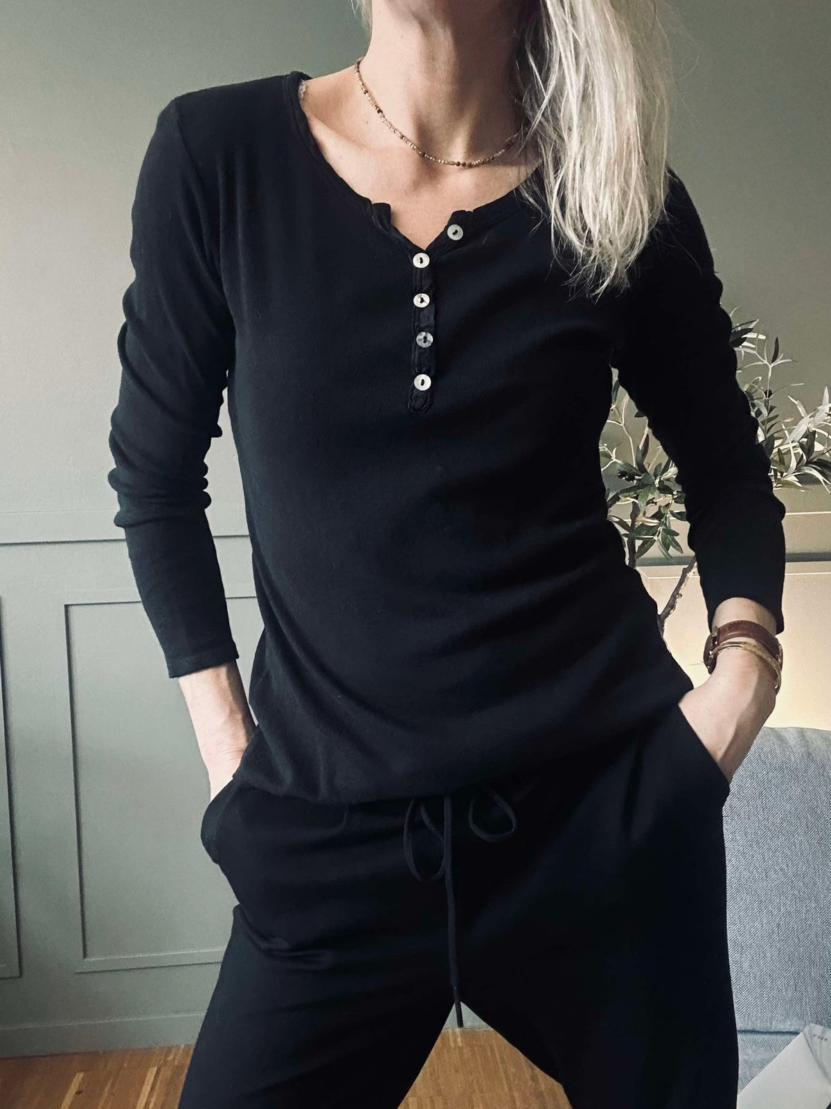 Blouse basique avec boutons – ´Black