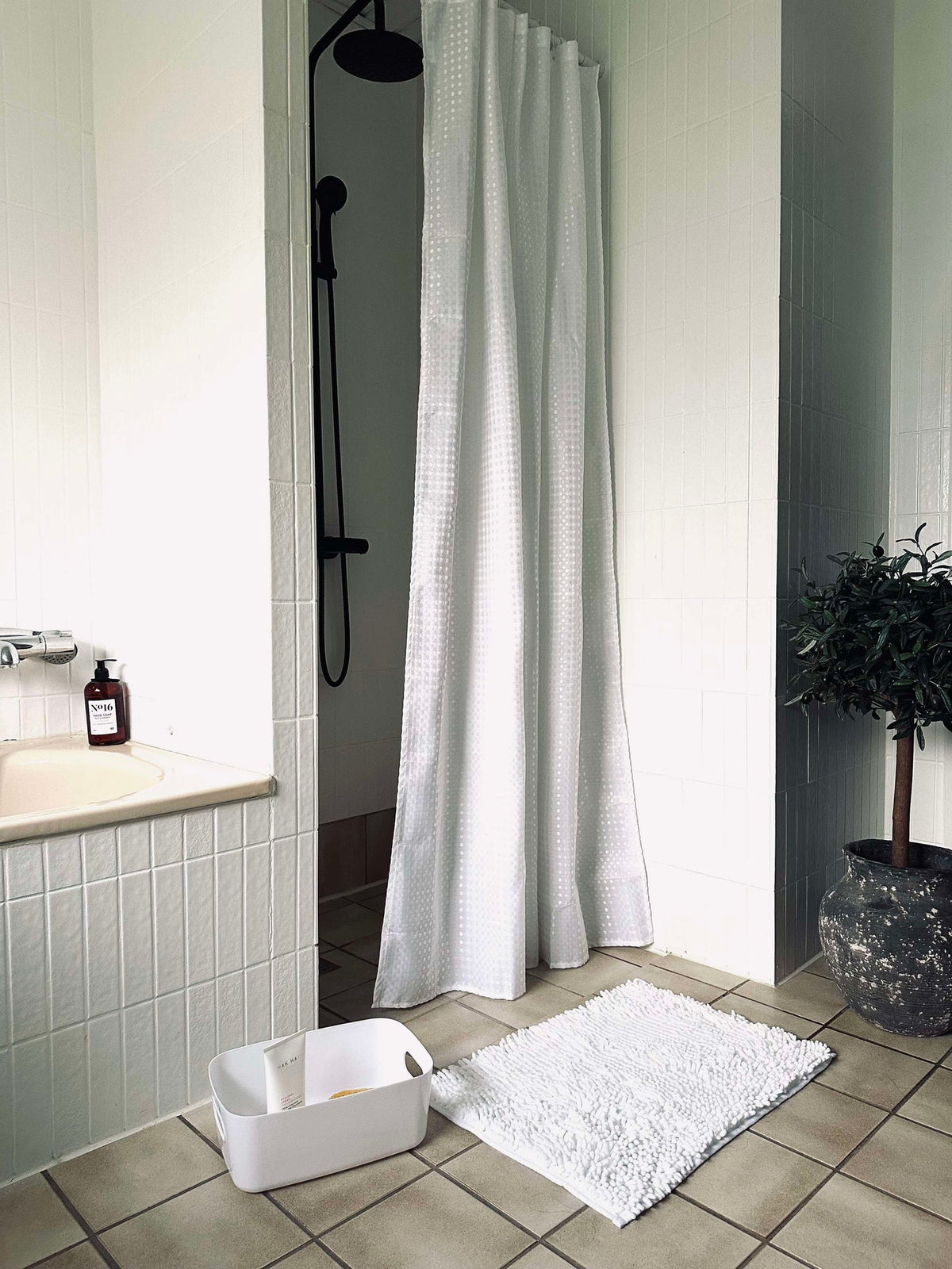 Ensemble de salle de bains : rideau de douche & tapis de bain / Blanc