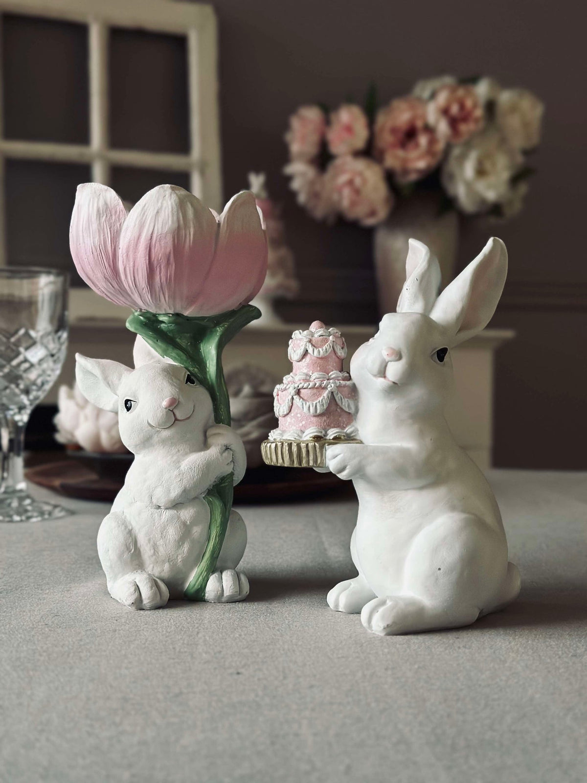 Lapin avec gâteau