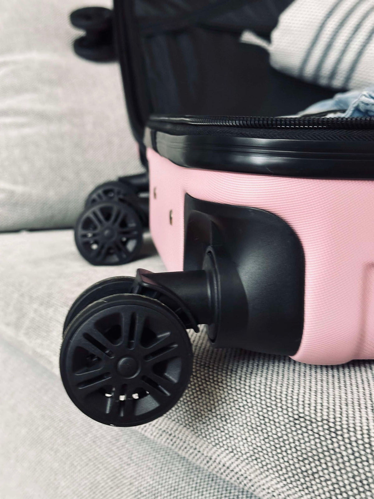 Valise trolley rose légère - approuvée cabine