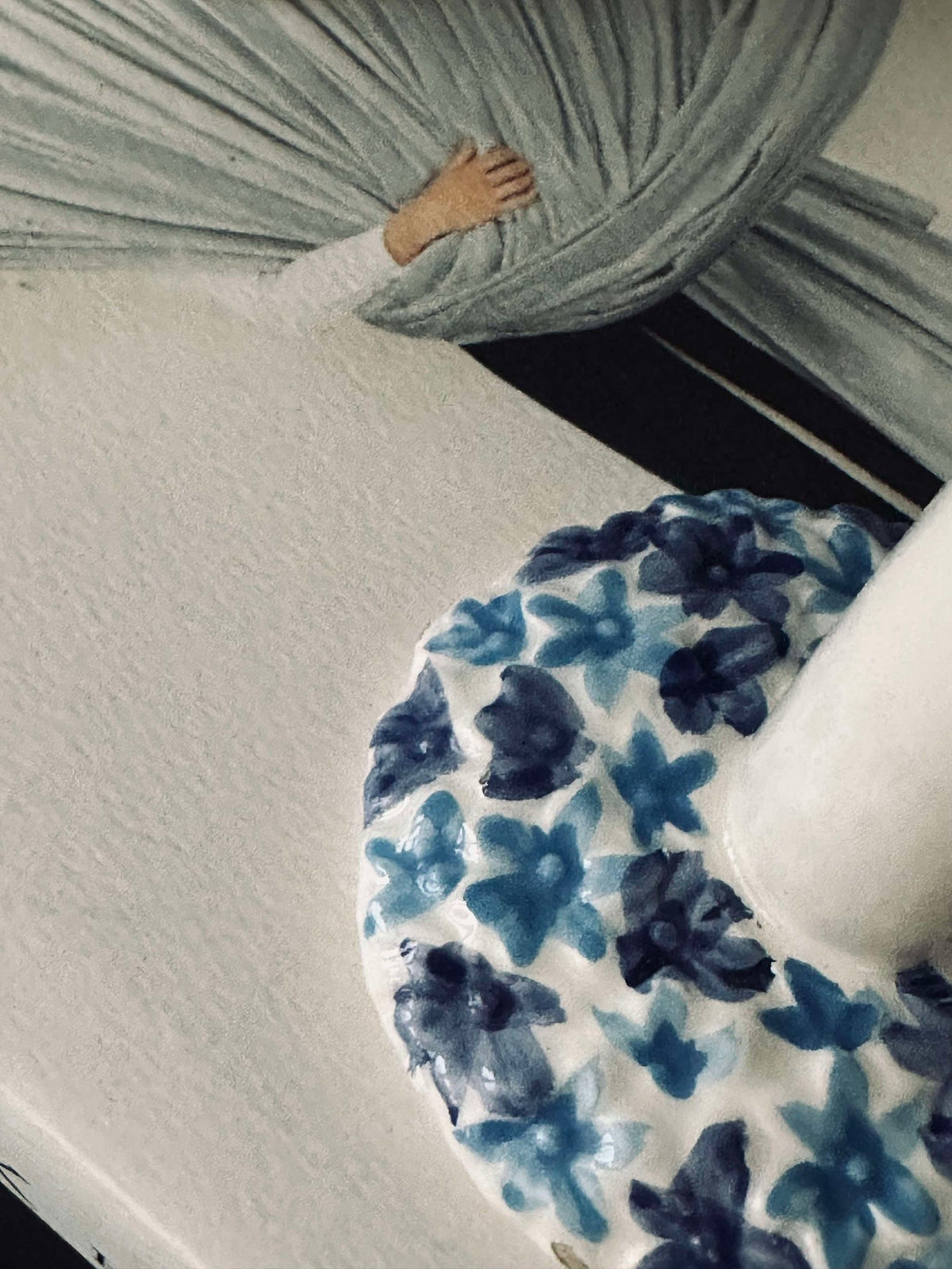 Drapeau en céramique – Dannebrog avec base bleue