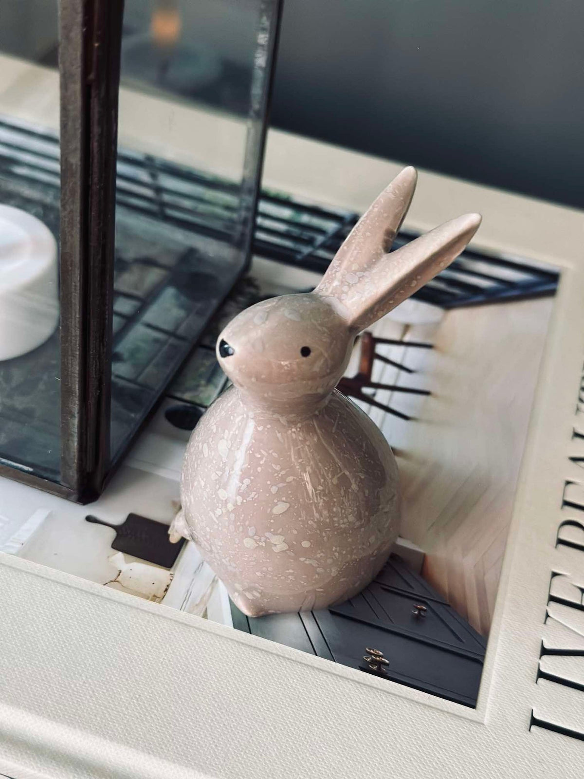 Lapin de Pâques - céramique beige