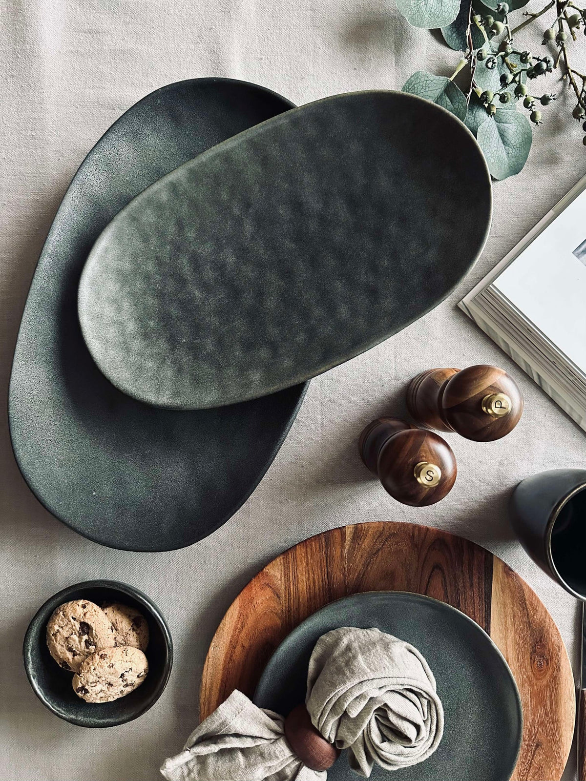 Plat allongé grand en grès - Gris