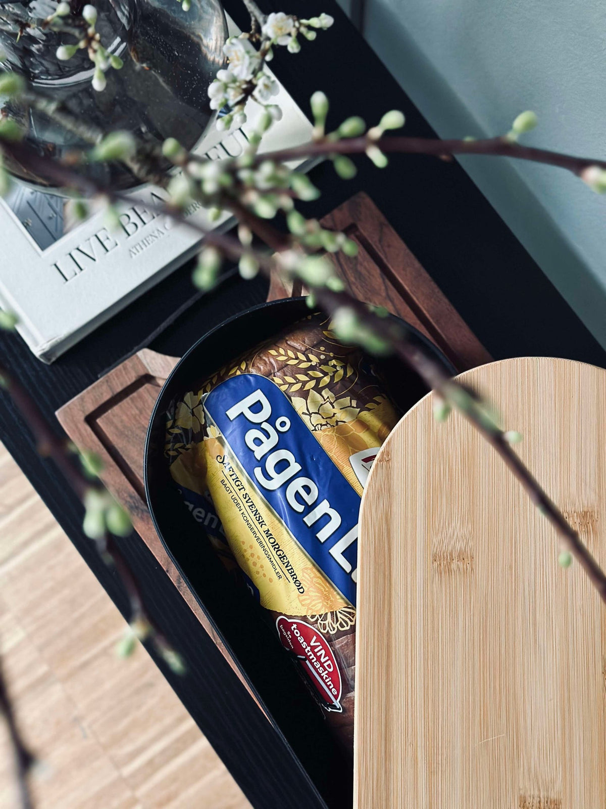 Boîte à pain avec couvercle en bambou
