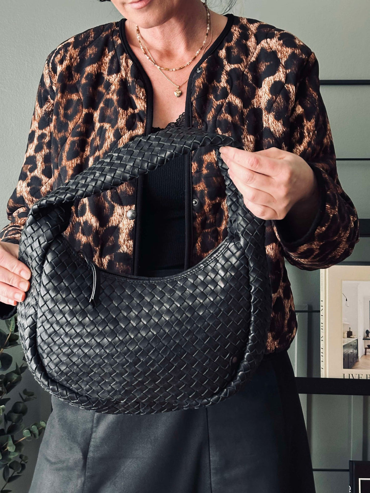 Élégant sac bandoulière tressé à la main - Black